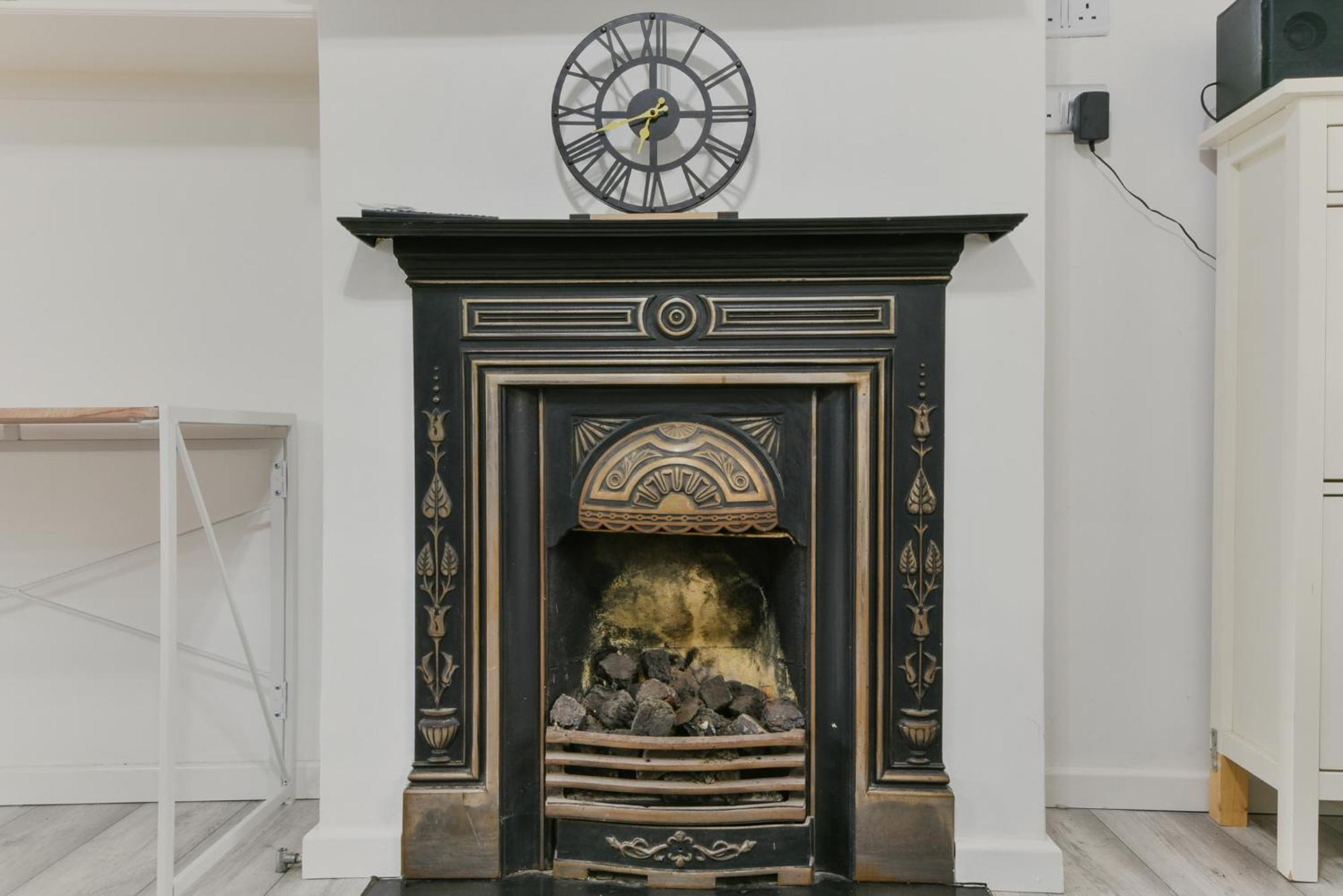 Bromley Serviced - Beckenham Place Park - - 2 Bed House - Free Parking - 2 Beds 1 Sofabed Leilighet