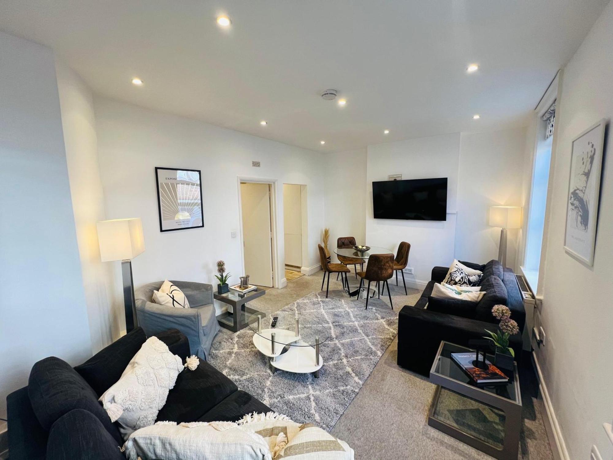 Apartment Stylish Flat Steps From Oxford Street!
