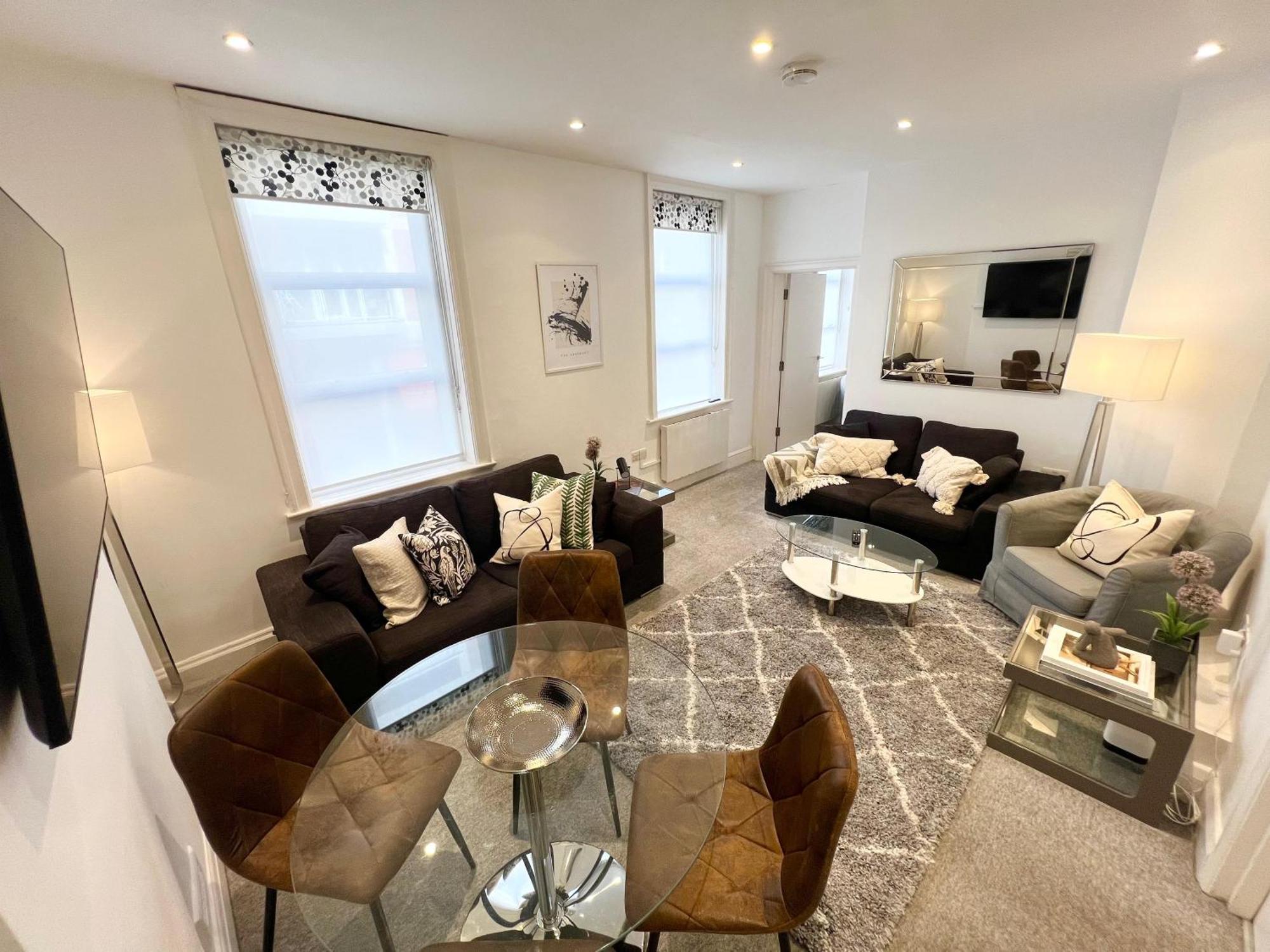 Apartment Stylish Flat Steps From Oxford Street! London