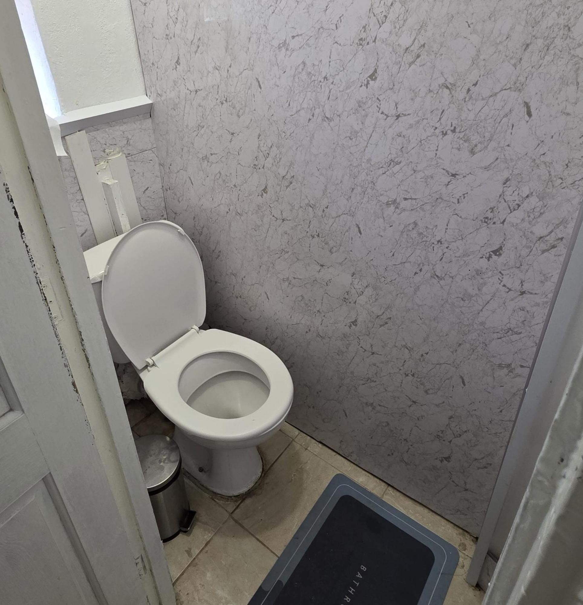 Budget Grey House Apartment London