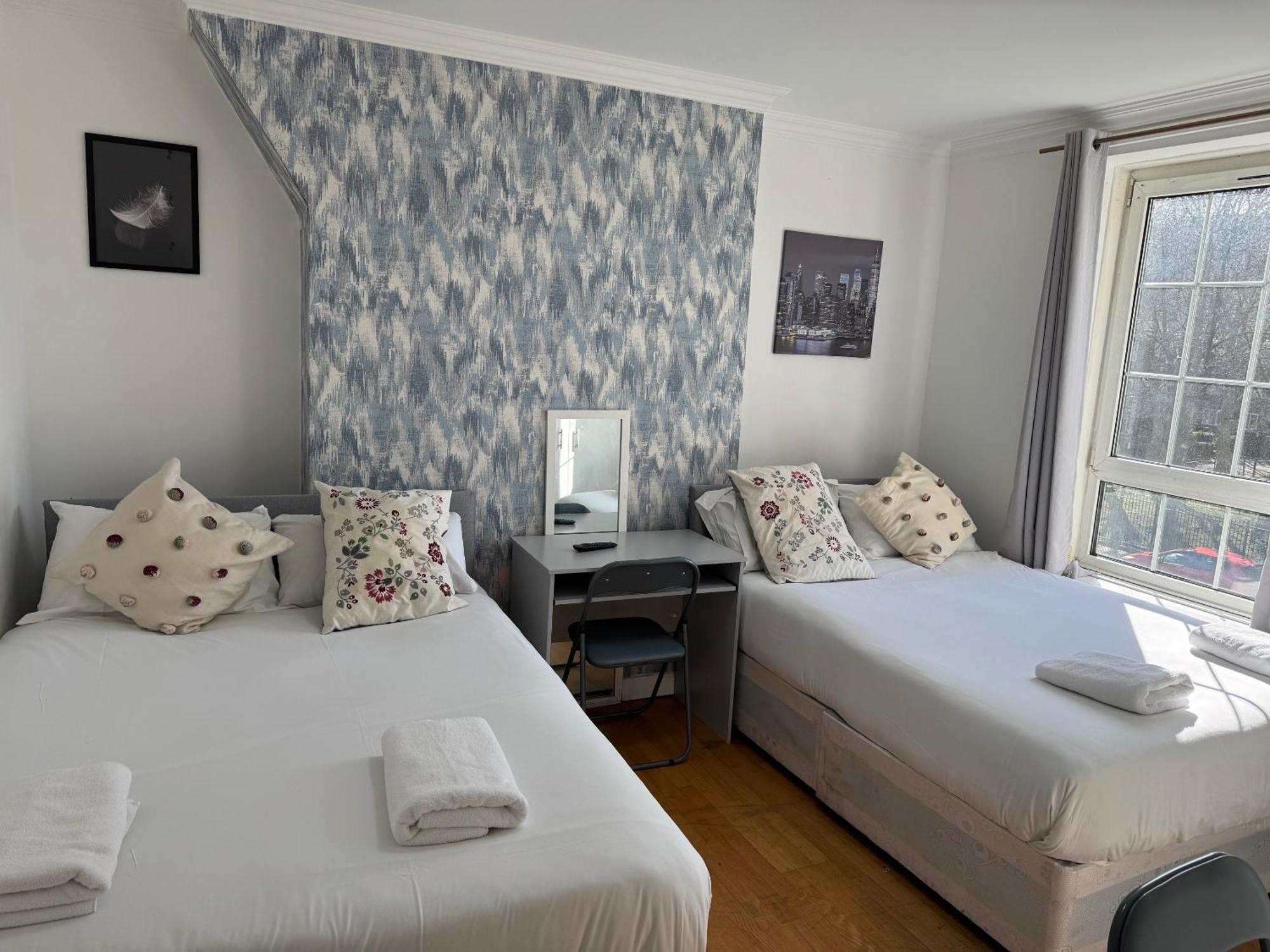 Budget Grey House Apartment London