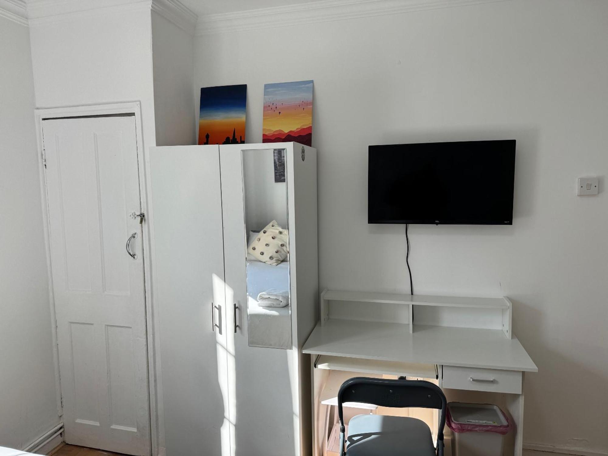 Apartment Budget Grey House London