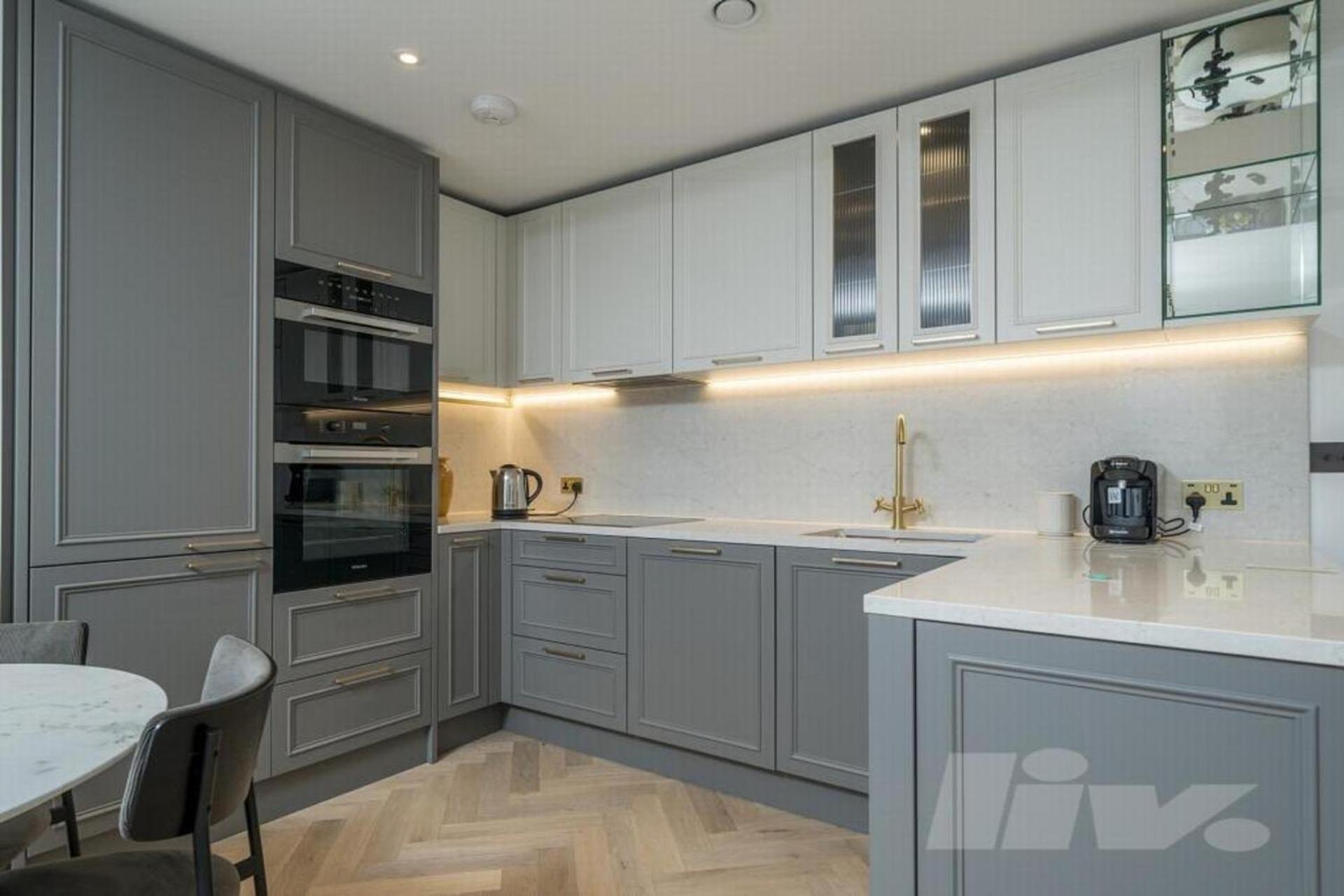Tower Retreat - Modern 2 Bedroom Appartement *