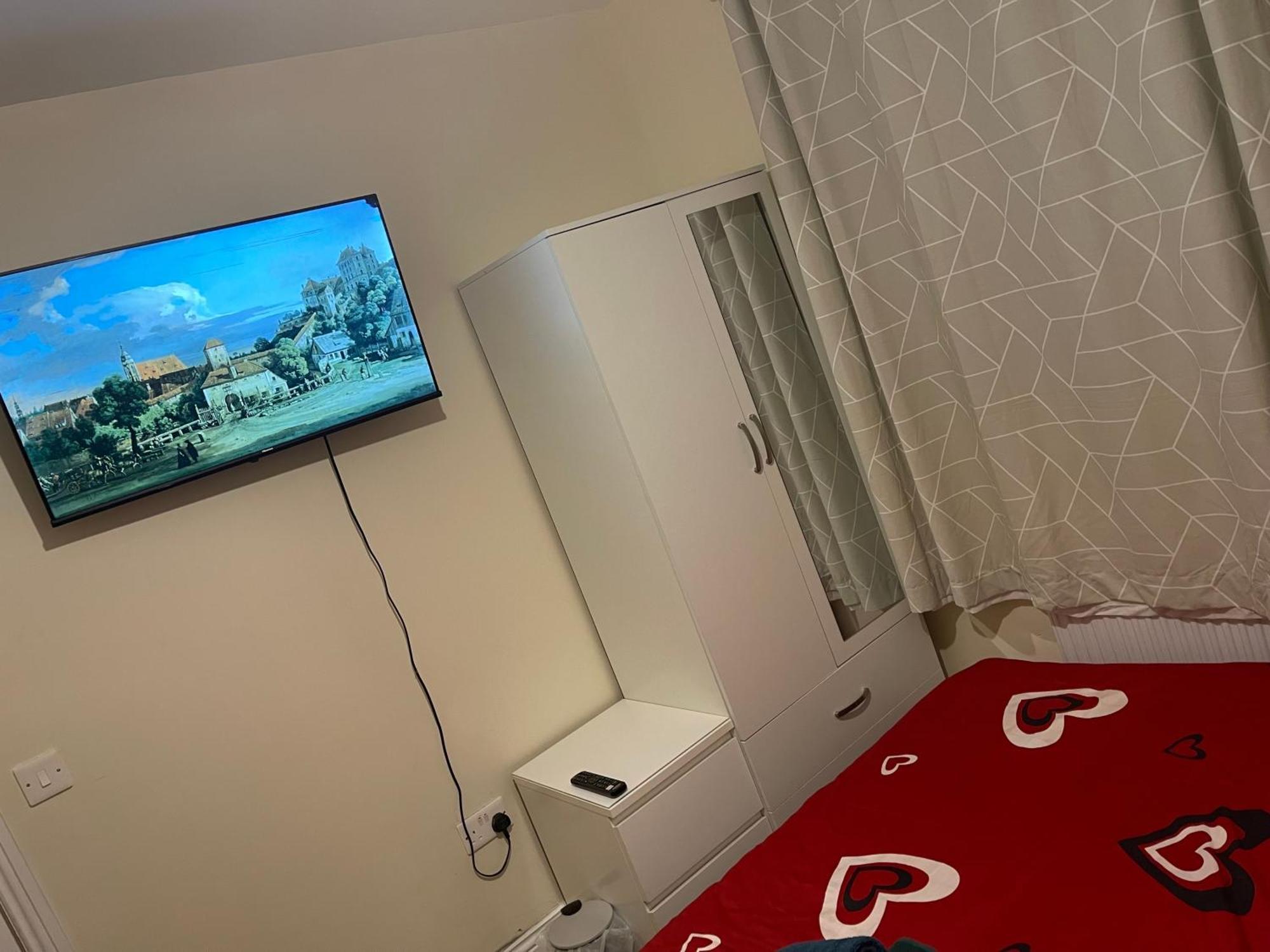 4 Beds Sleeps 15 Near Lcy Airport & Excel London Ferienhaus