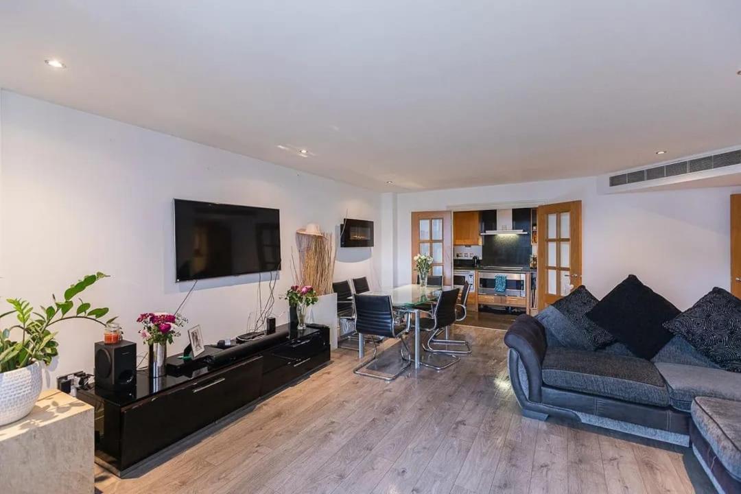 Luxury 2 Bedroom Flat In Chelsea Harbour, Appartement Londres