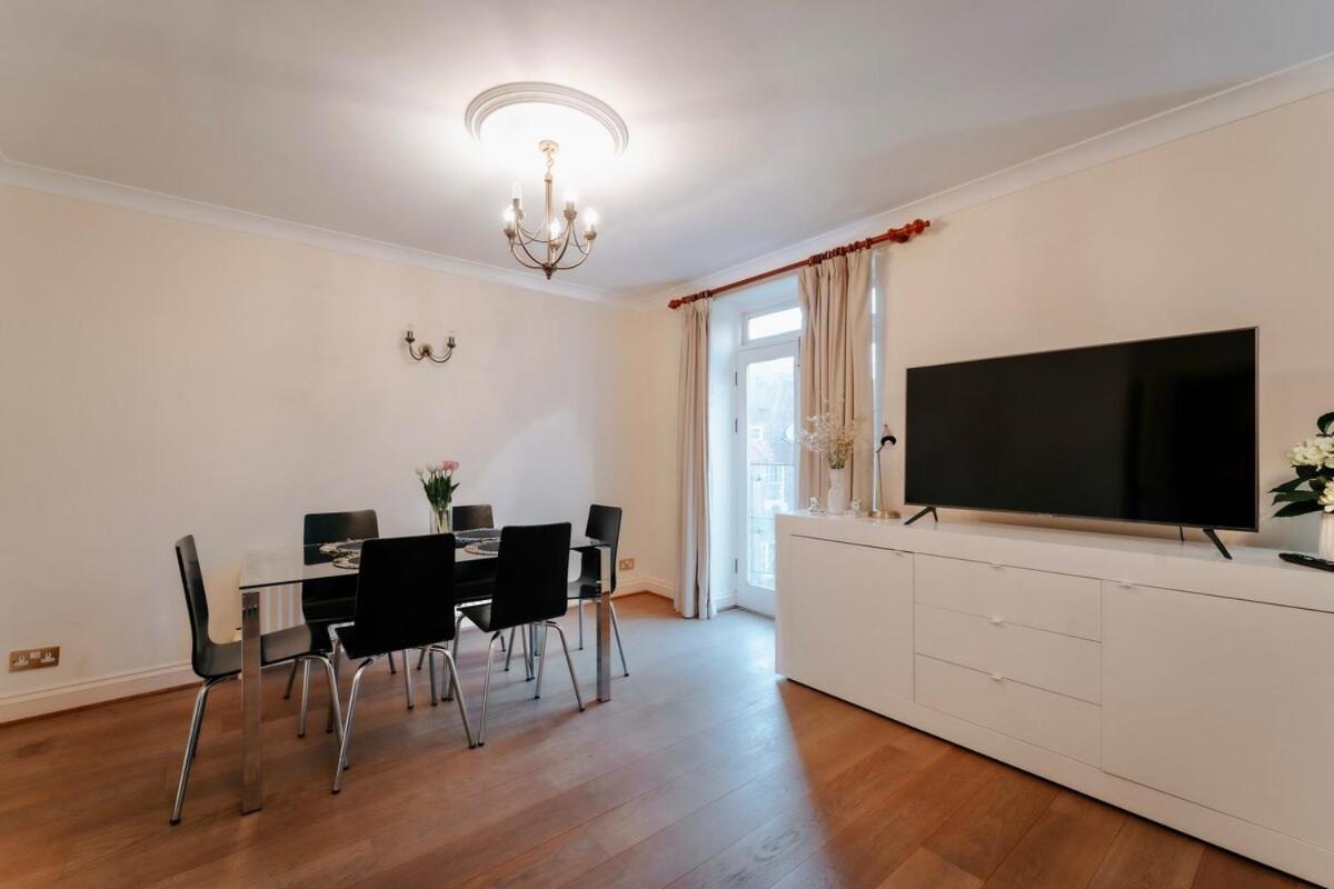 Fantastic 2bdr Free Car Parking London