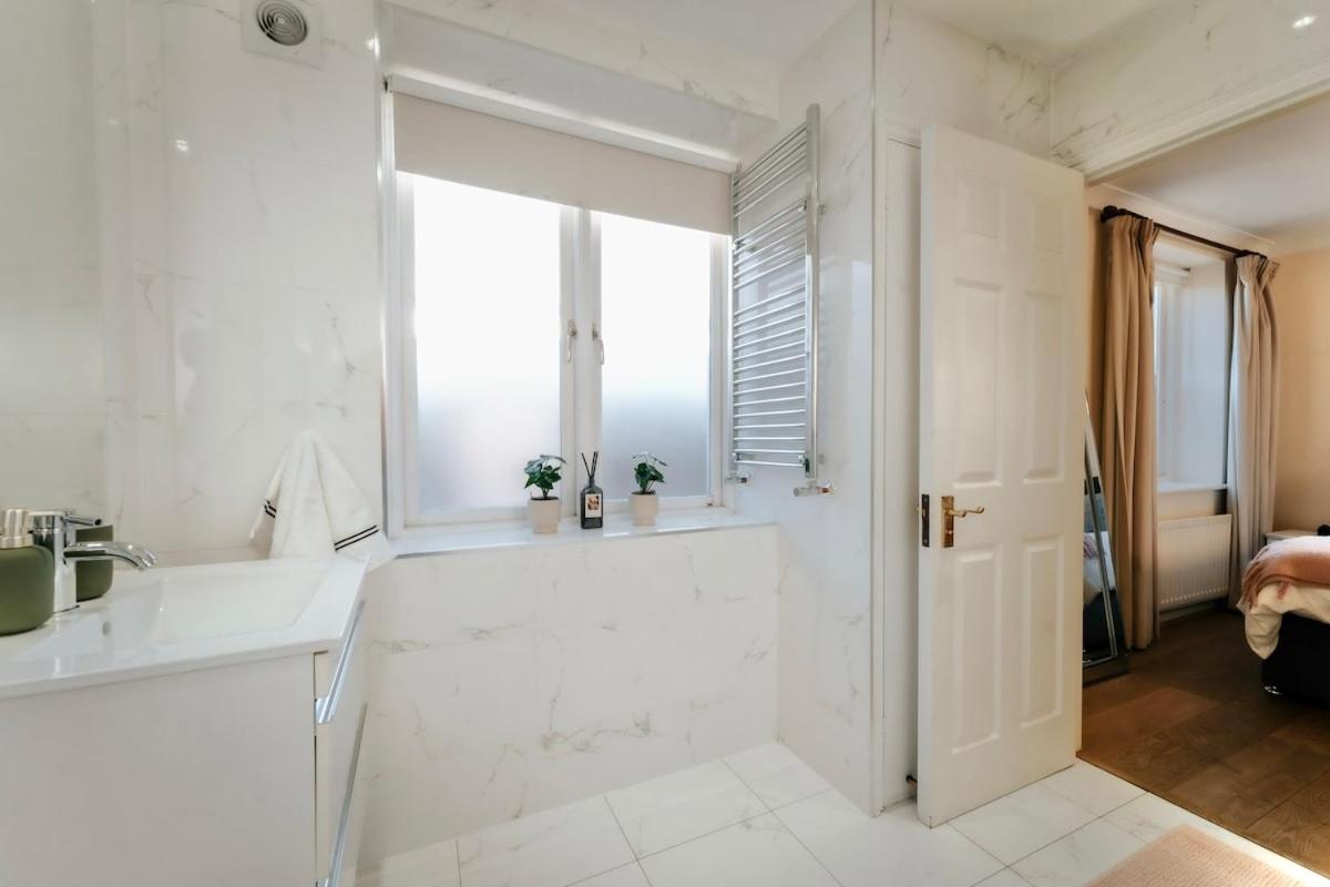 Fantastic 2bdr Free Car Parking Apartment
