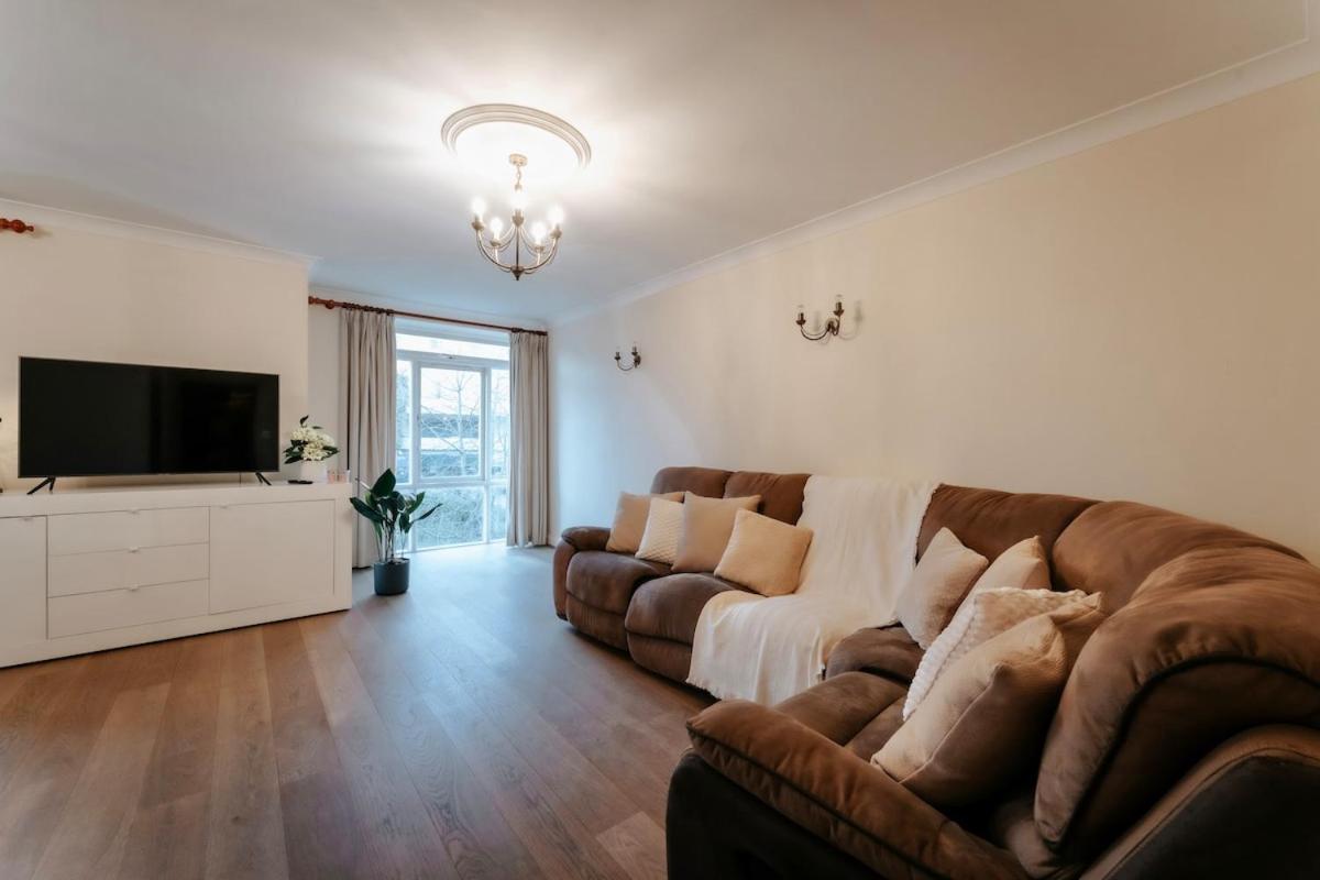 Apartment Fantastic 2bdr Free Car Parking London
