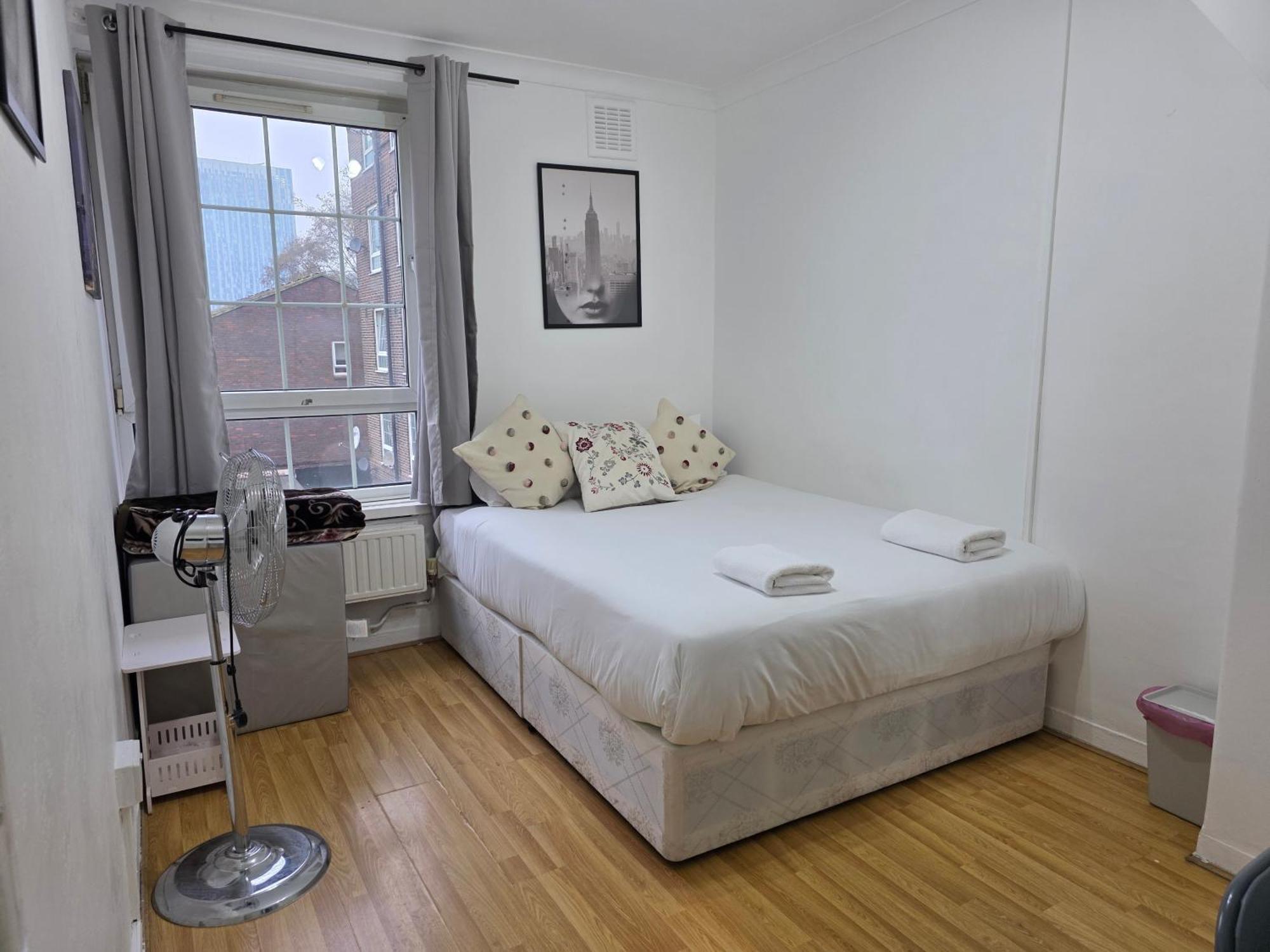 Apartment Budget Grey House London