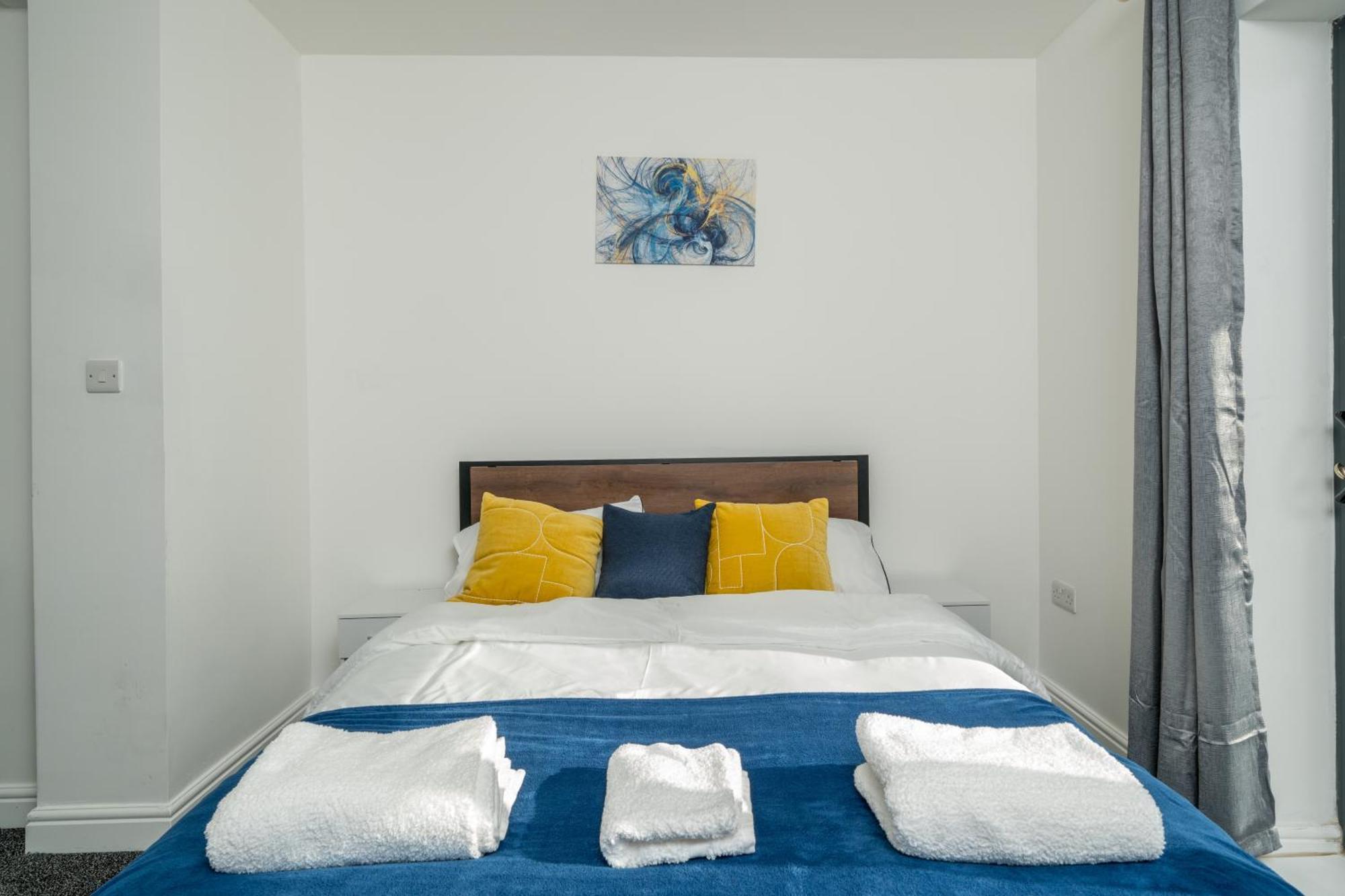 2br Near Canning Town Stn Balcony Location Londen