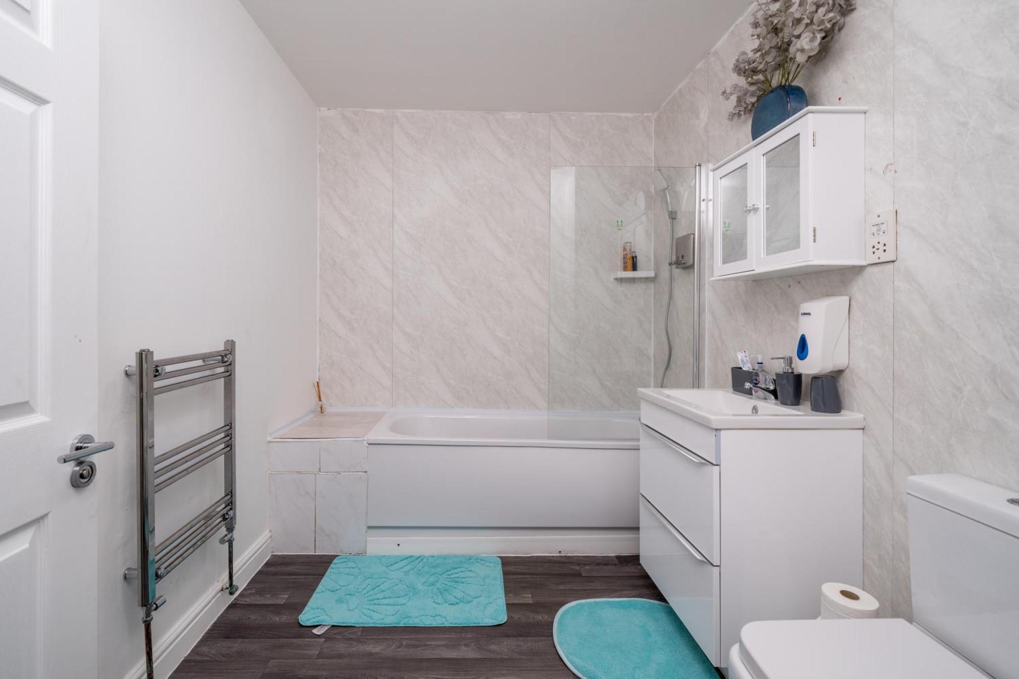 Appartement 2br Near Canning Town Stn Balcony Location *