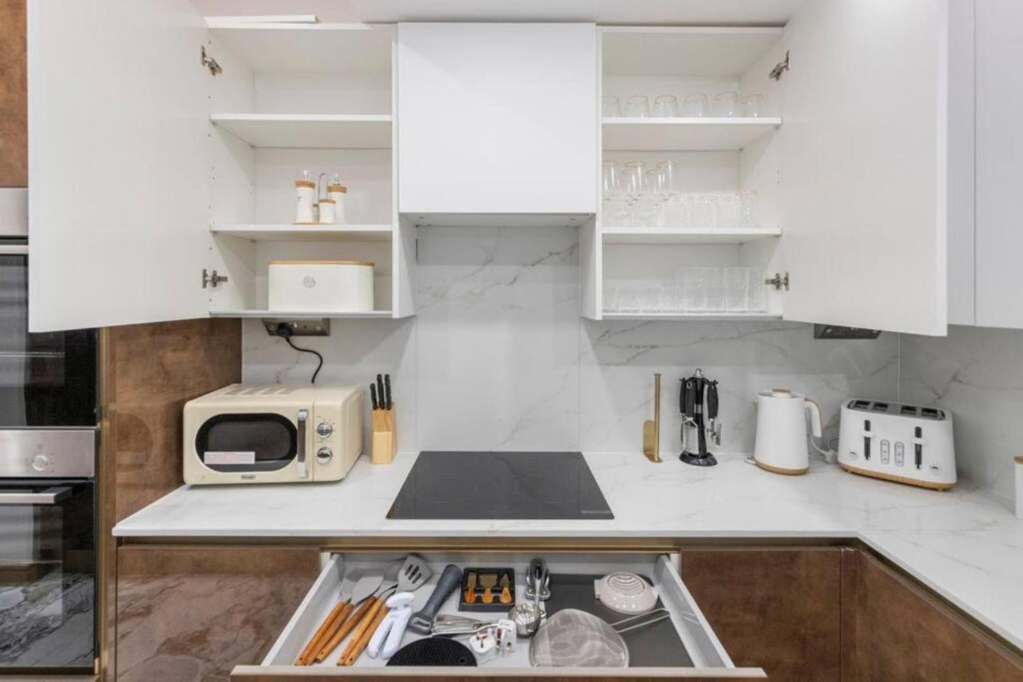 Lejlighed Metro Majesty 5-bedroom Gem In South Tottenham London