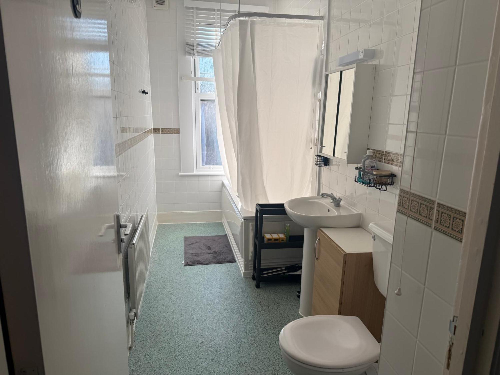 Spacious 1 Bed Londra