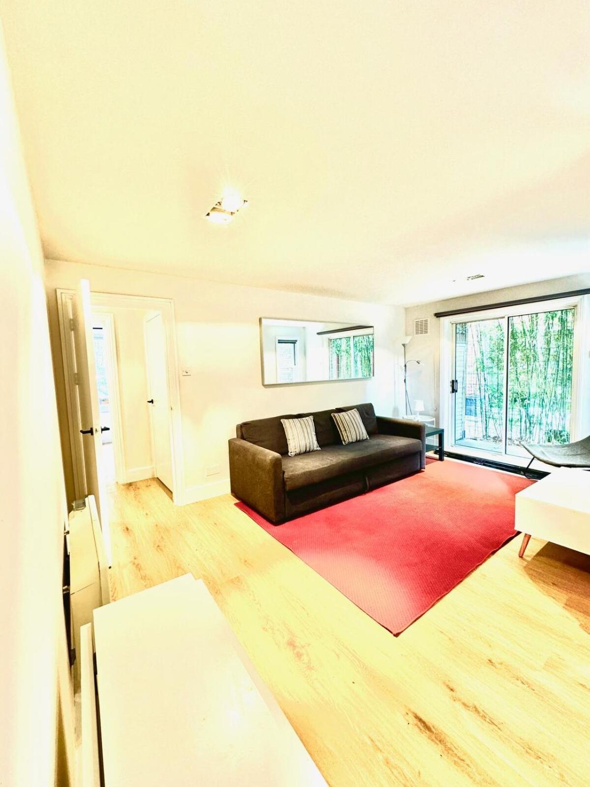 Private And Modern One Bed Gated Flat * London