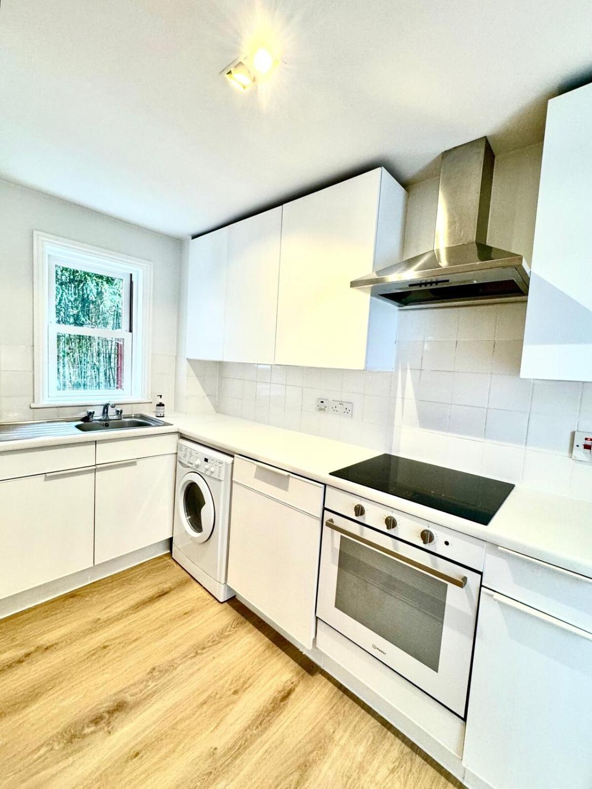 Private And Modern One Bed Gated Flat London