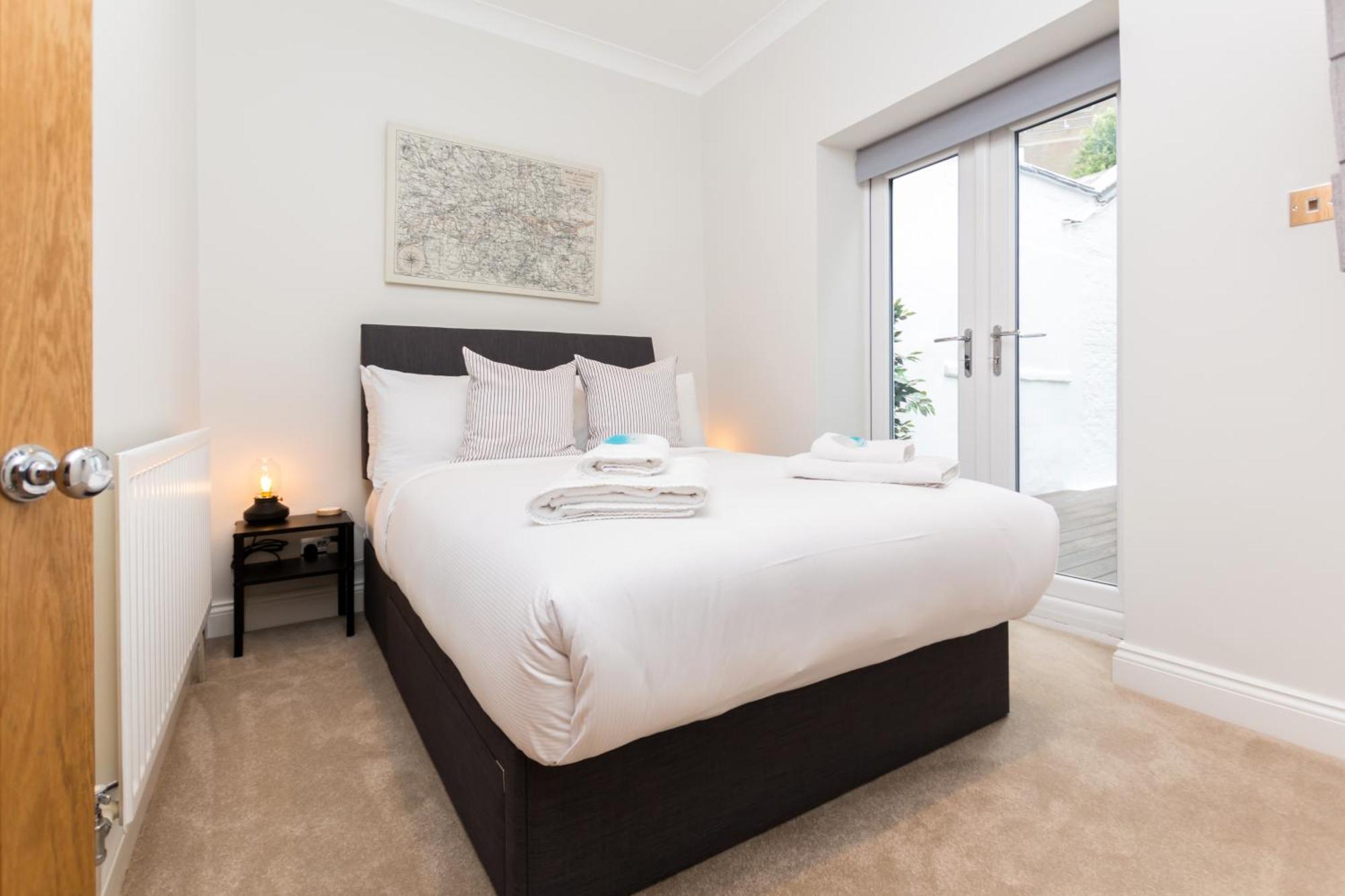 Amazing 1bdr With Private Decked Garden, Fast Wifi Apartment