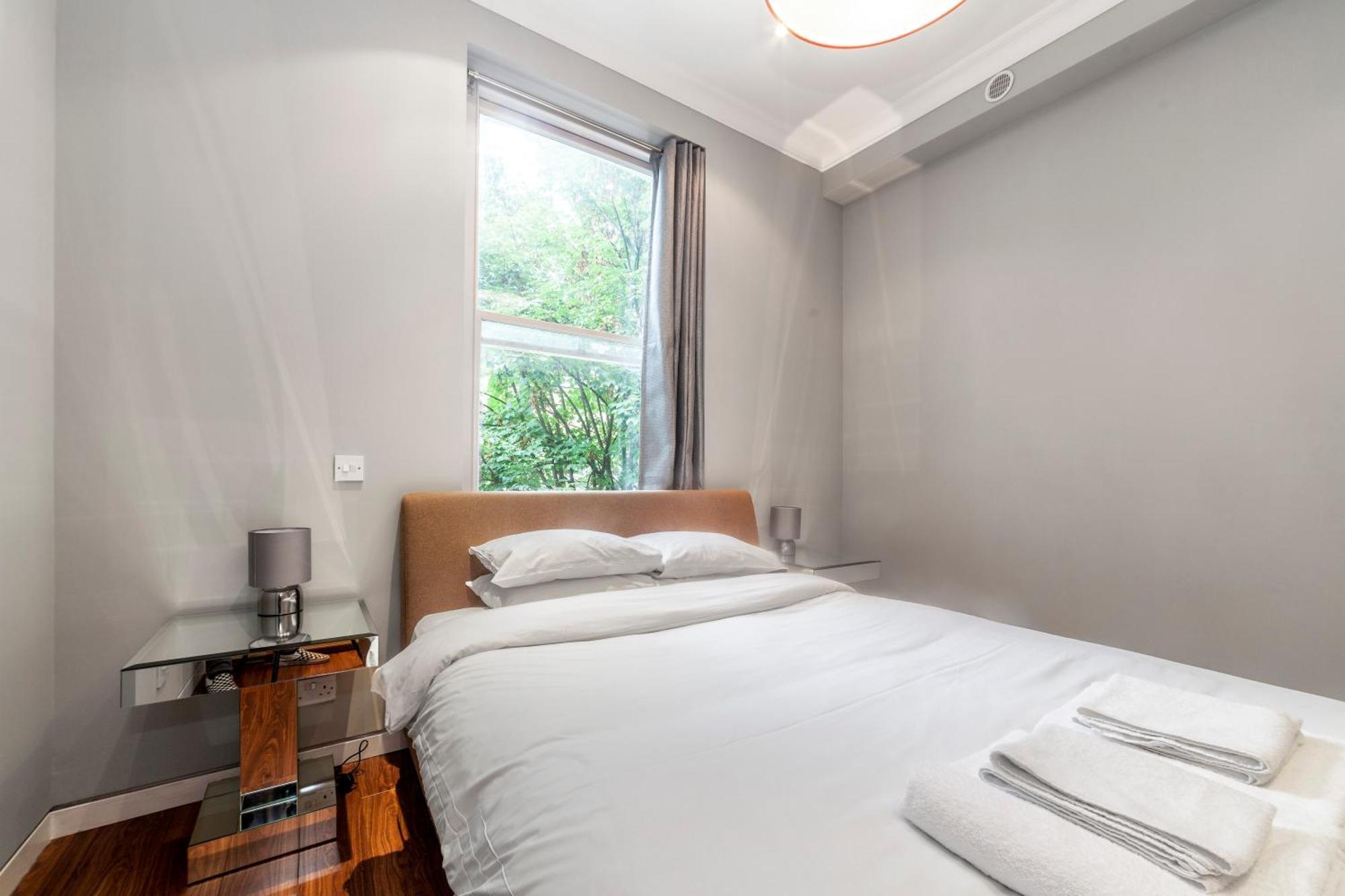 Brilliant 1br Flat, Lakeside Rd, 5 Min To Tube Apartment *