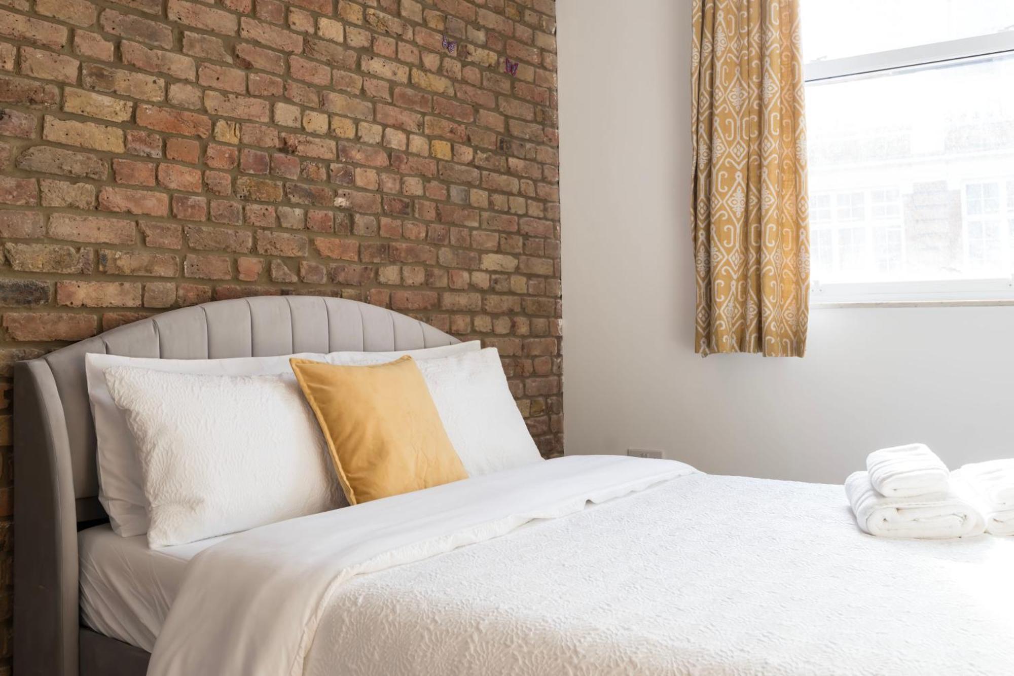 Kilburn By Dc * London