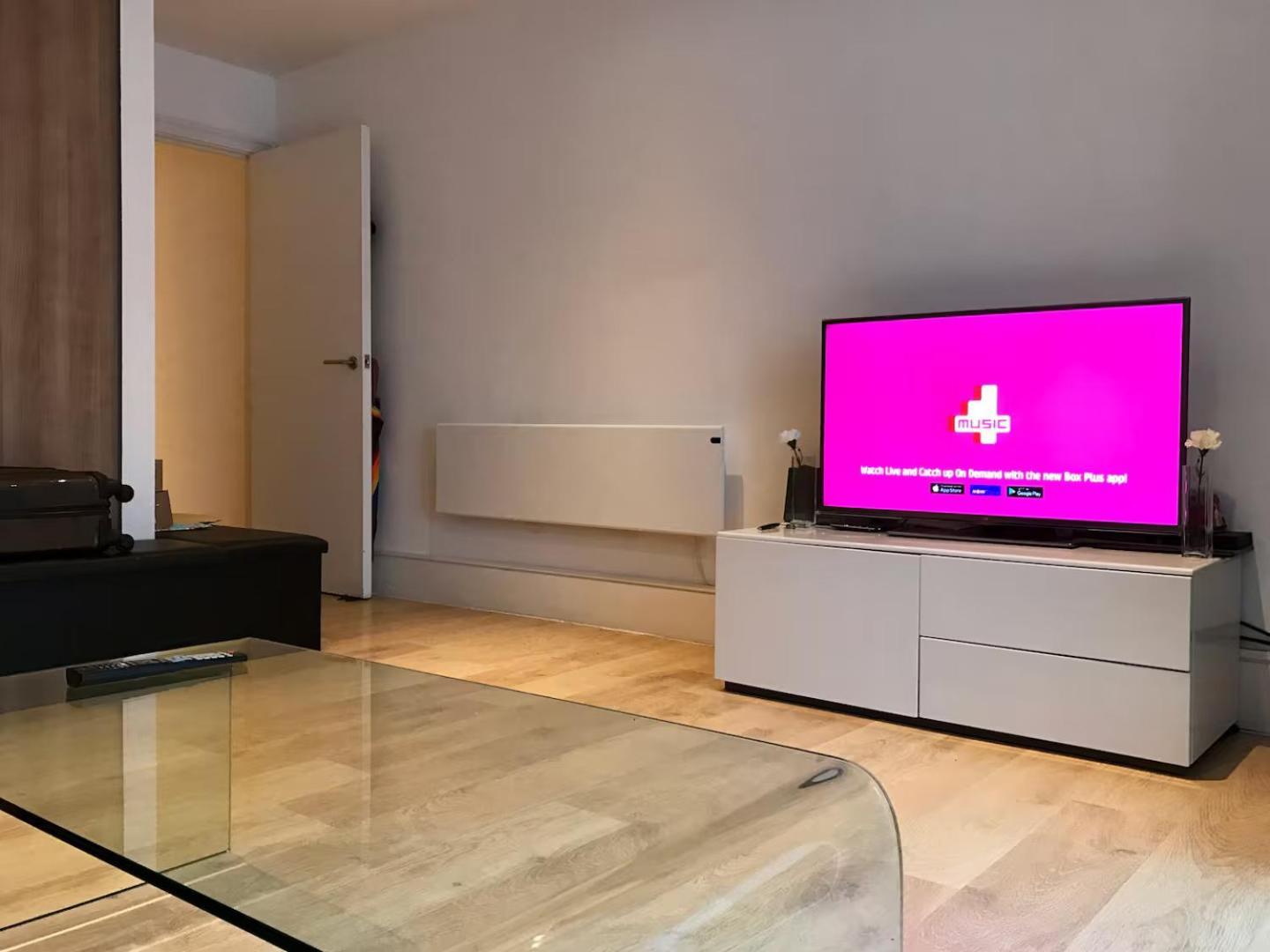 Pass The Keys - King's Cross Modern Flat With Sunny Garden Apartment London