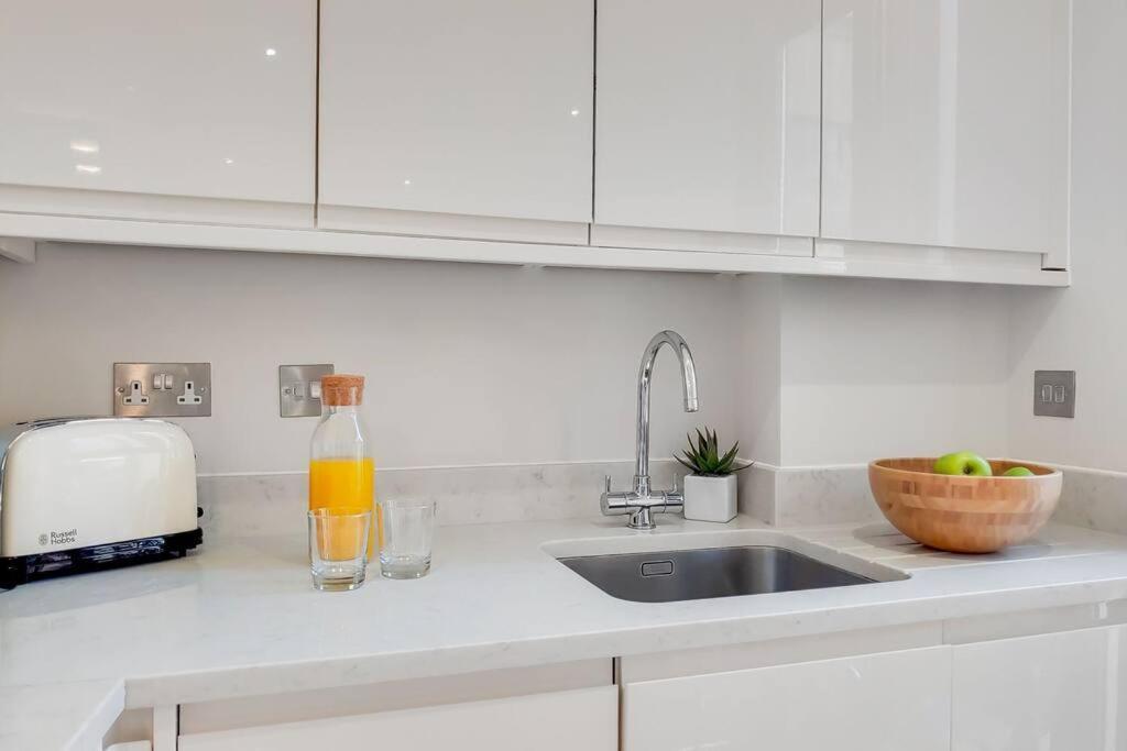 Lägenhet Br5 - Beautiful Flat In Heart Of Borough London
