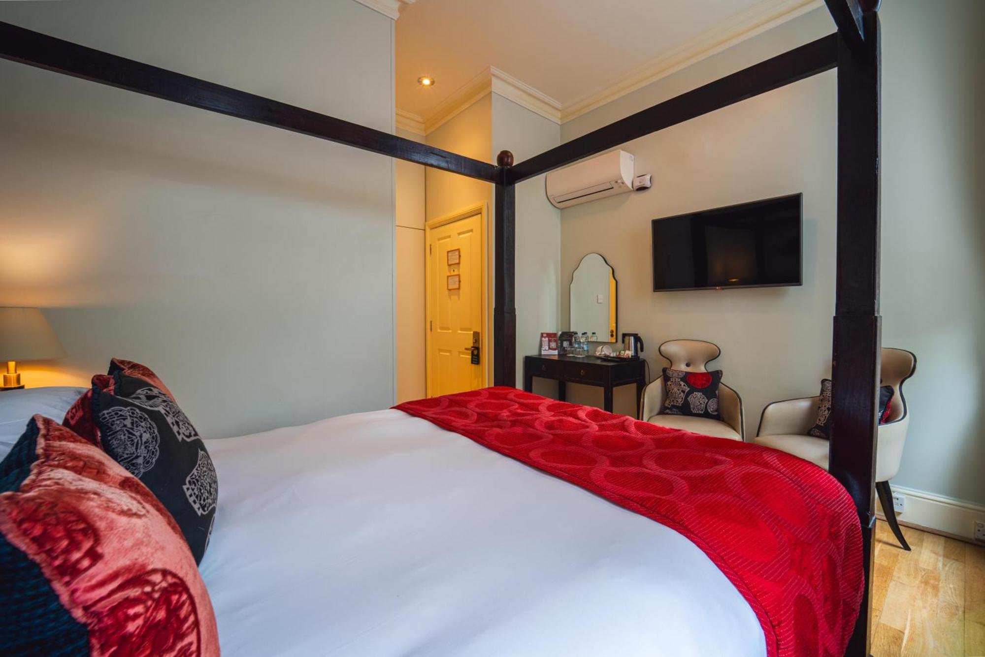 Twenty Nevern Square Hotel