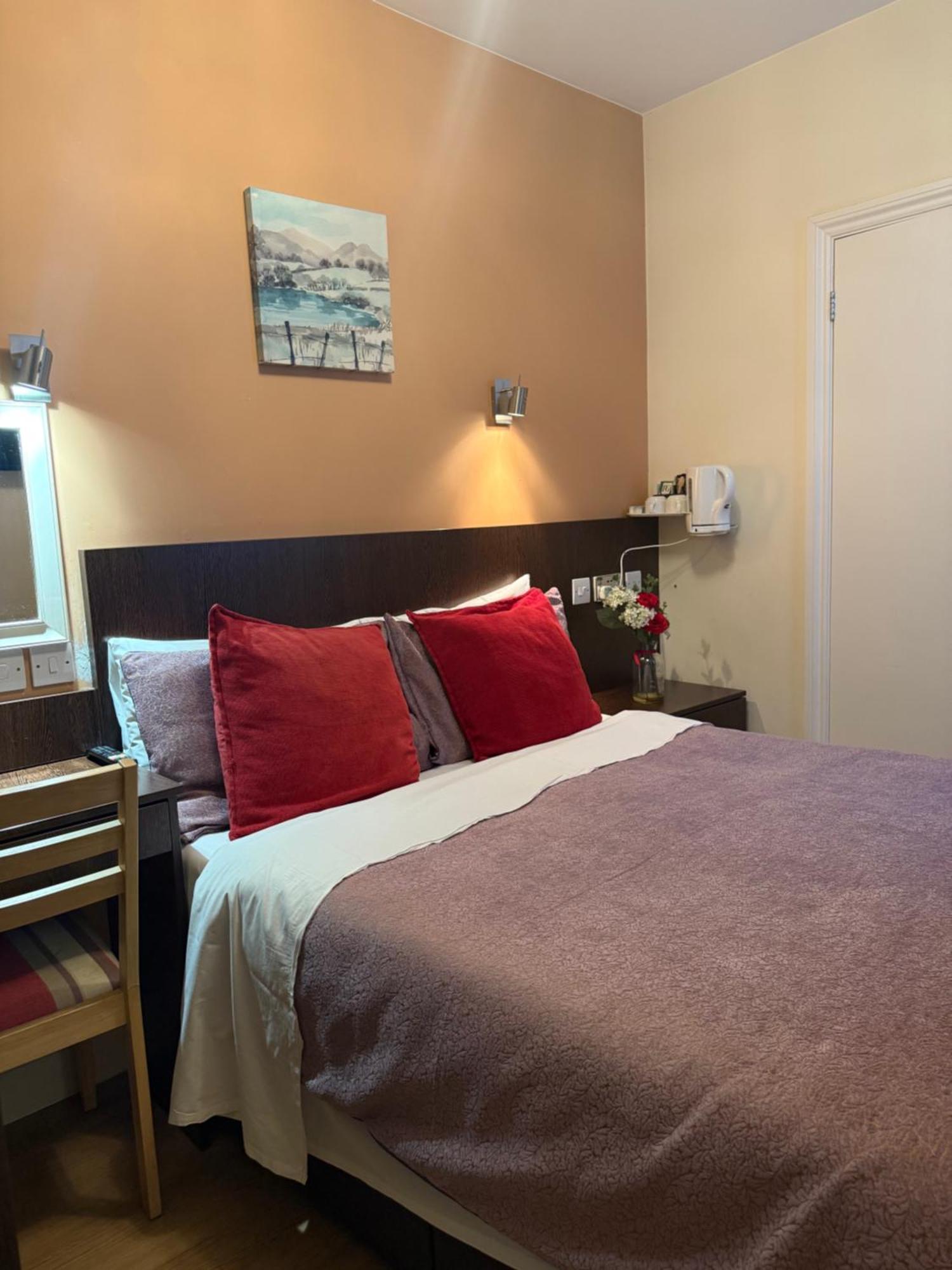Albro House Hotell 2*