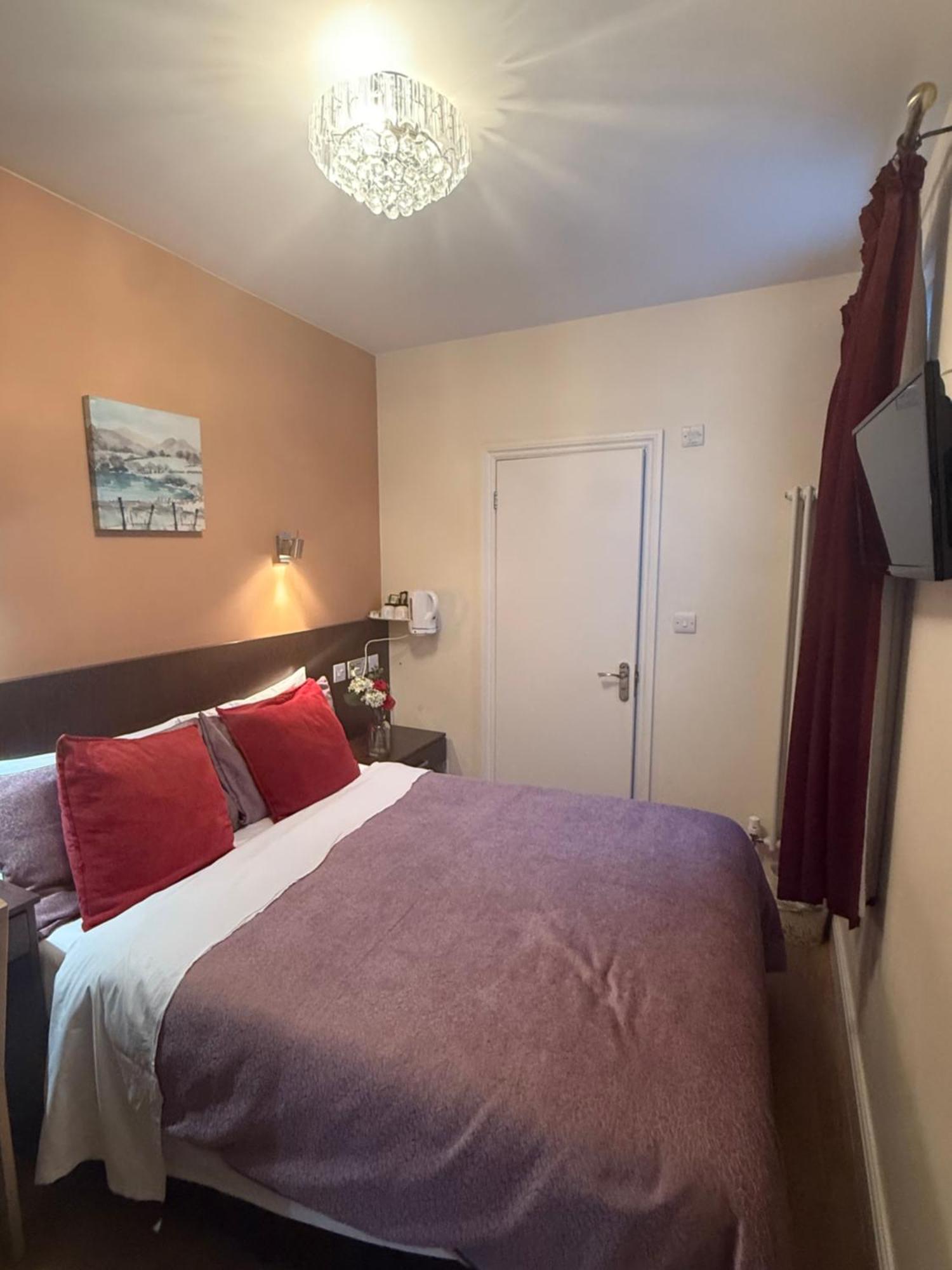 Hotell Albro House 2*