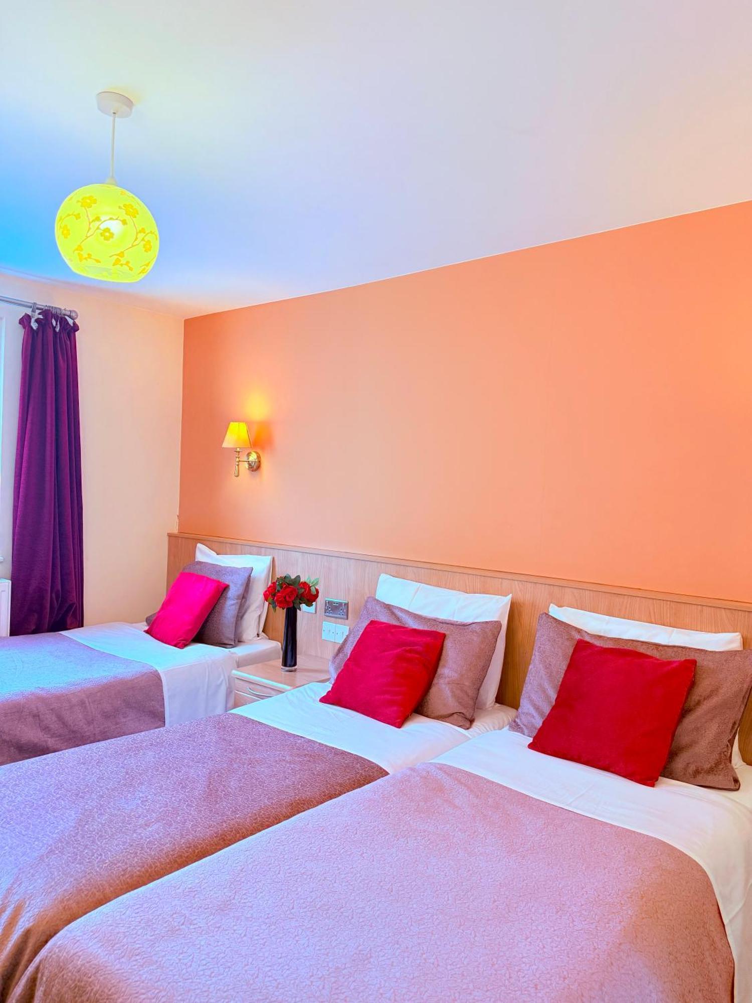 Albro House Hotell 2*