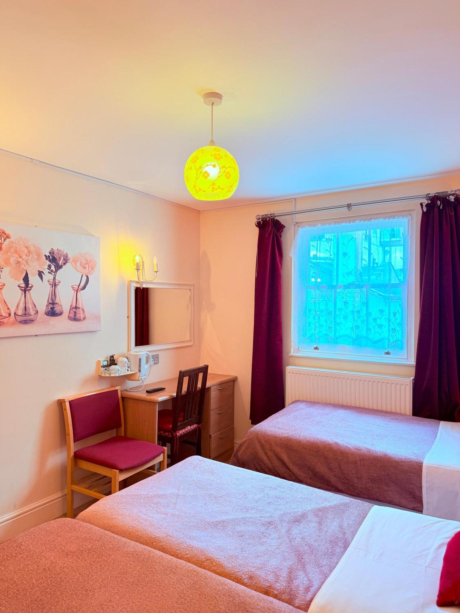 Hotell Albro House 2*