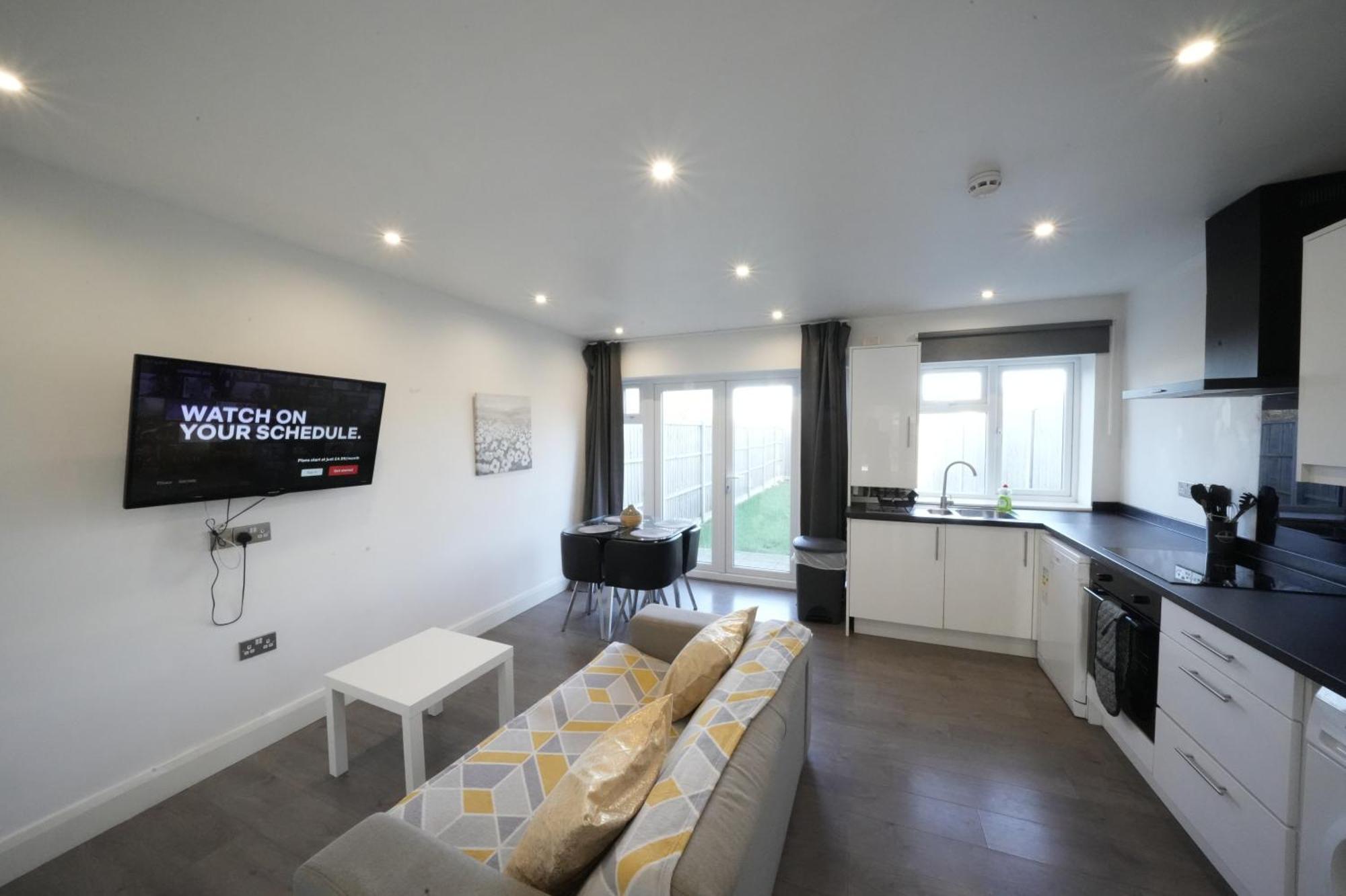 Hatton Heathrow Airport- Free Parking-free Underground To And From Heathrow Airport Hatton Cross Picture-see Fast Hatton Cross To 30min Appartamento Londra