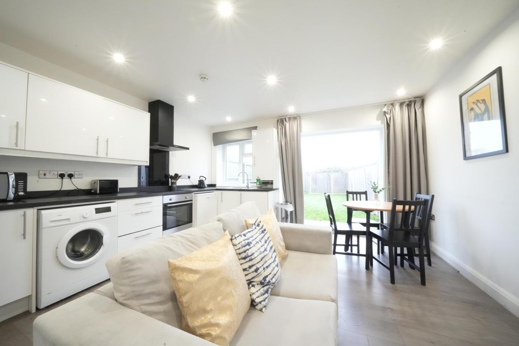 Appartamento Hatton Heathrow Airport- Free Parking-free Underground To And From Heathrow Airport Hatton Cross Picture-see Fast Hatton Cross To 30min