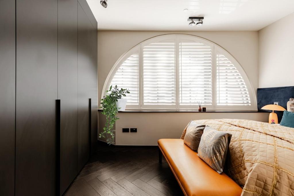 Shh! Oxford St Dream-come-true Fam Design Hot Spot Londra