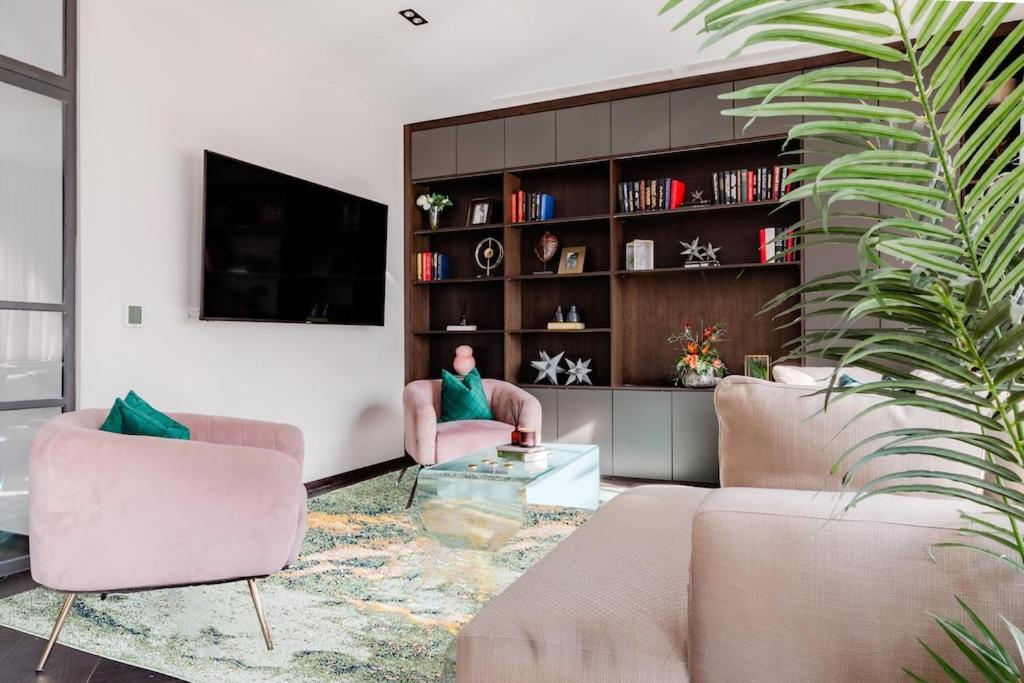 Shh! Oxford St Dream-come-true Fam Design Hot Spot Londra