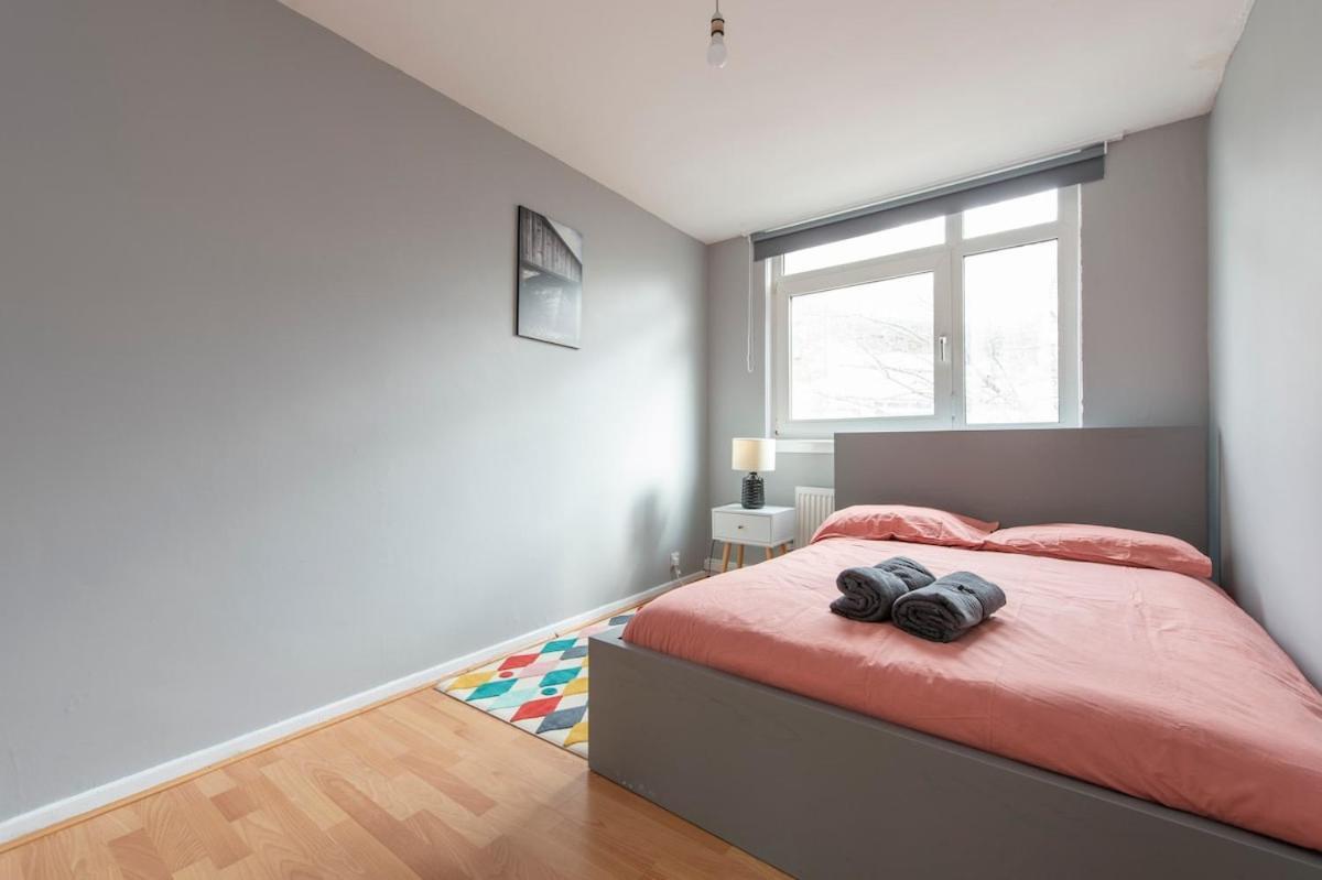 Lovely 2-bed 20 Mins To Lejlighed