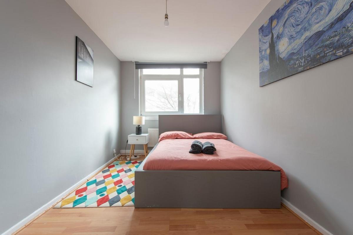 Lovely 2-bed 20 Mins To Lejlighed