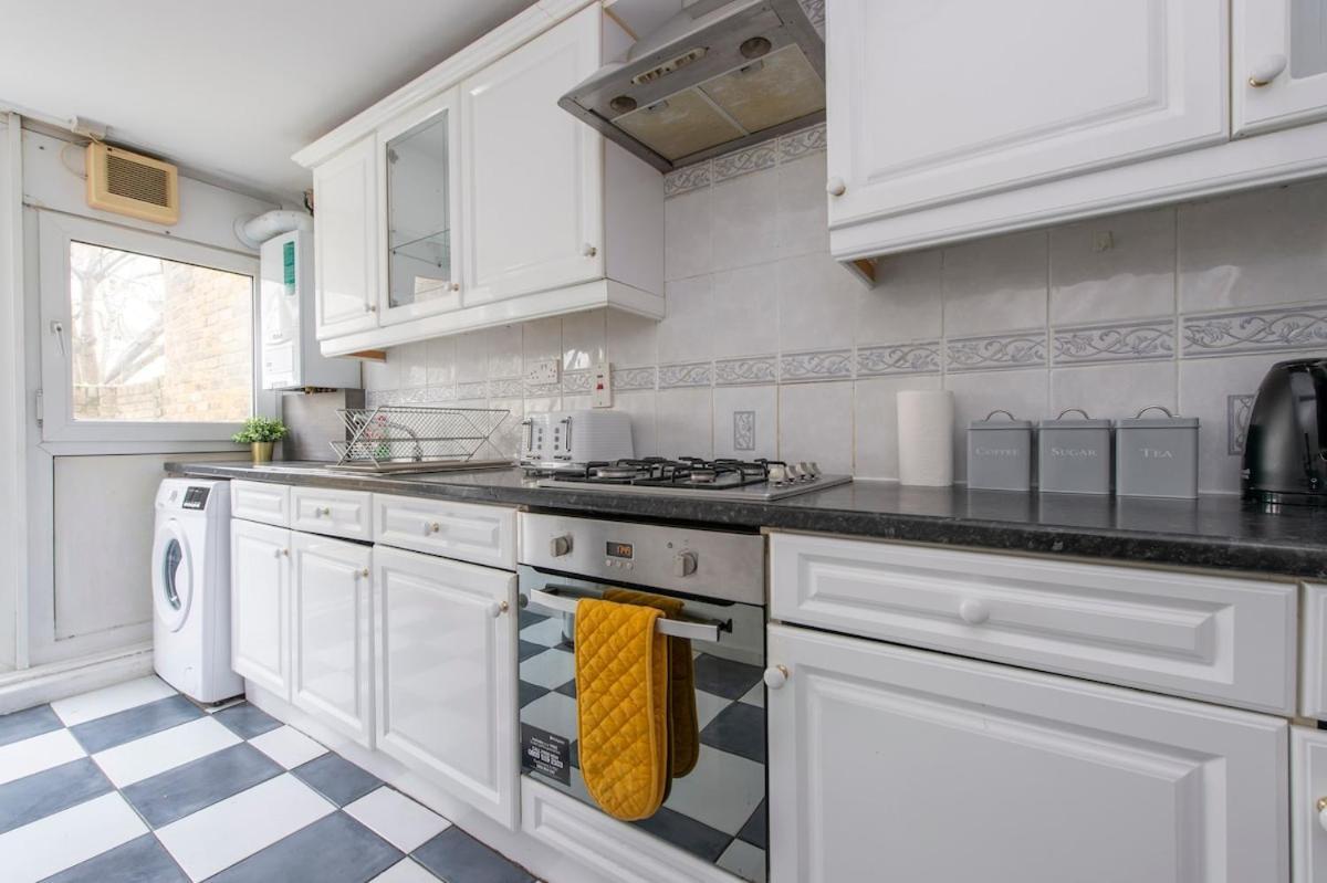 Lejlighed Lovely 2-bed 20 Mins To London
