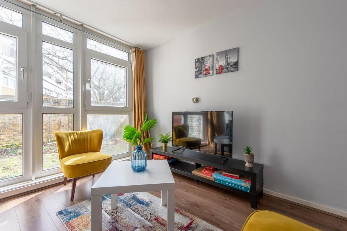 Lovely 2-bed 20 Mins To Lejlighed London