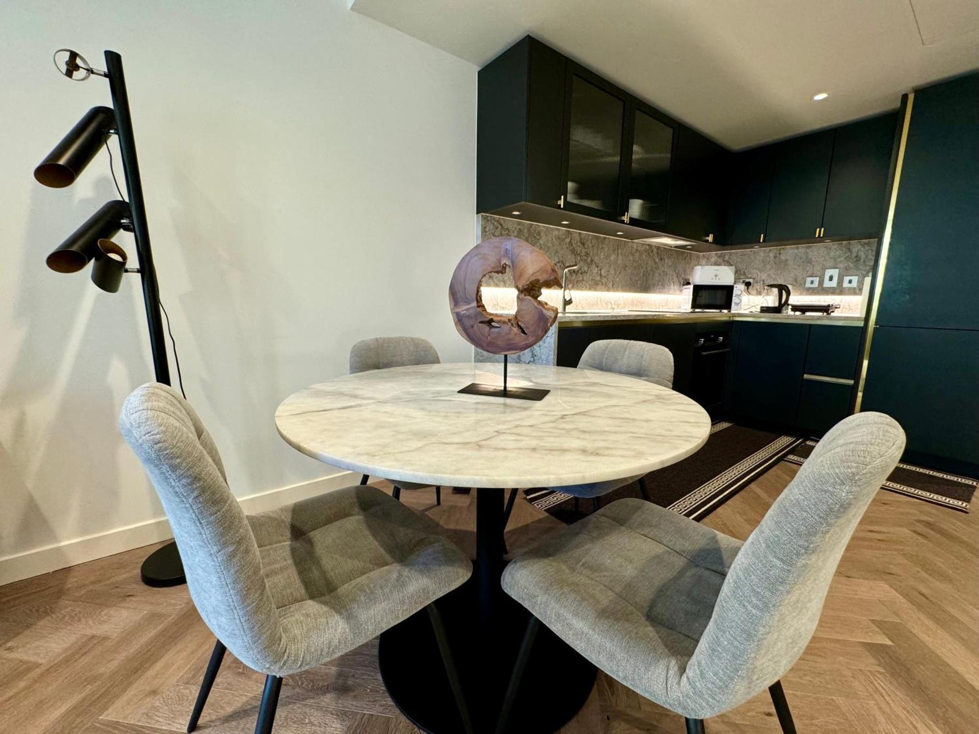 Paddington Luxury 2br 2ba Balcony * London