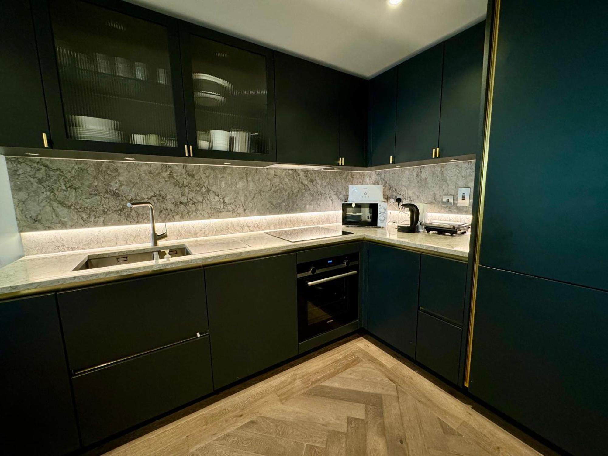 Paddington Luxury 2br 2ba Balcony Apartment