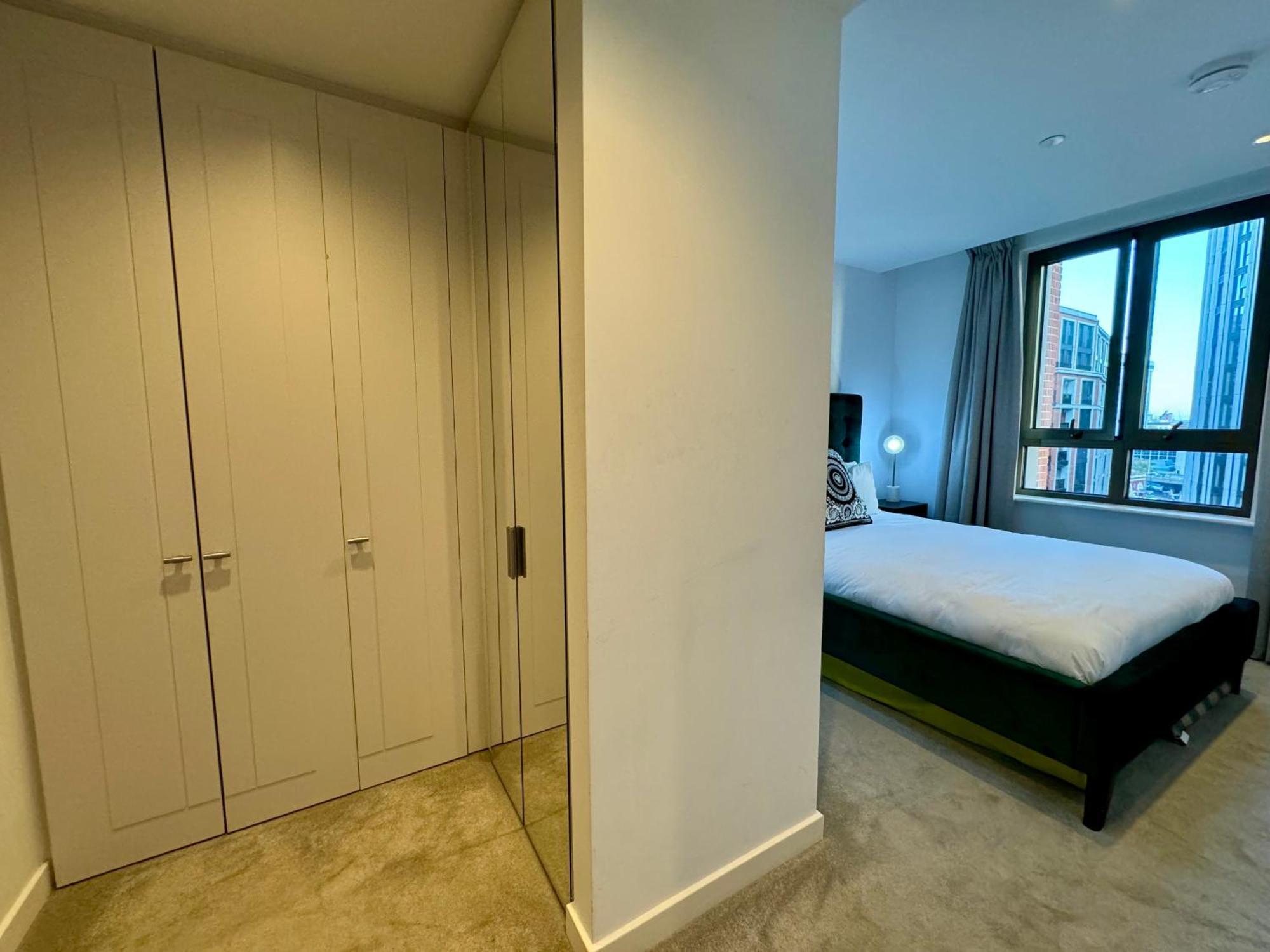 Paddington Luxury 2br 2ba Balcony London