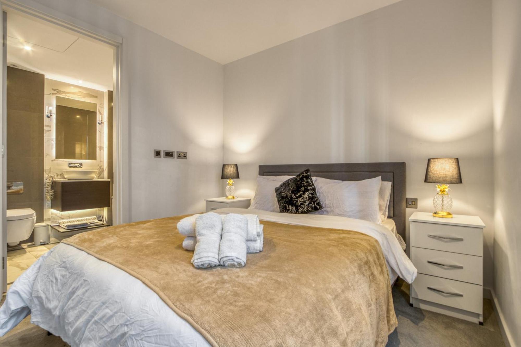 Apartment Hyde Park Luxury 2br 2ba Balcony *