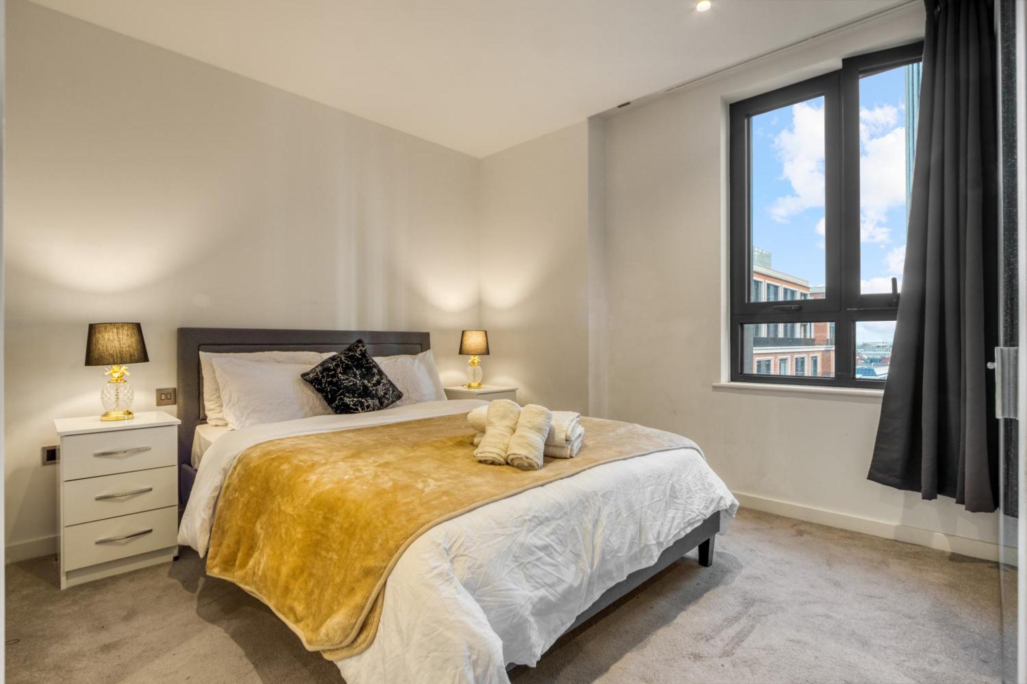 Hyde Park Luxury 2br 2ba Balcony London