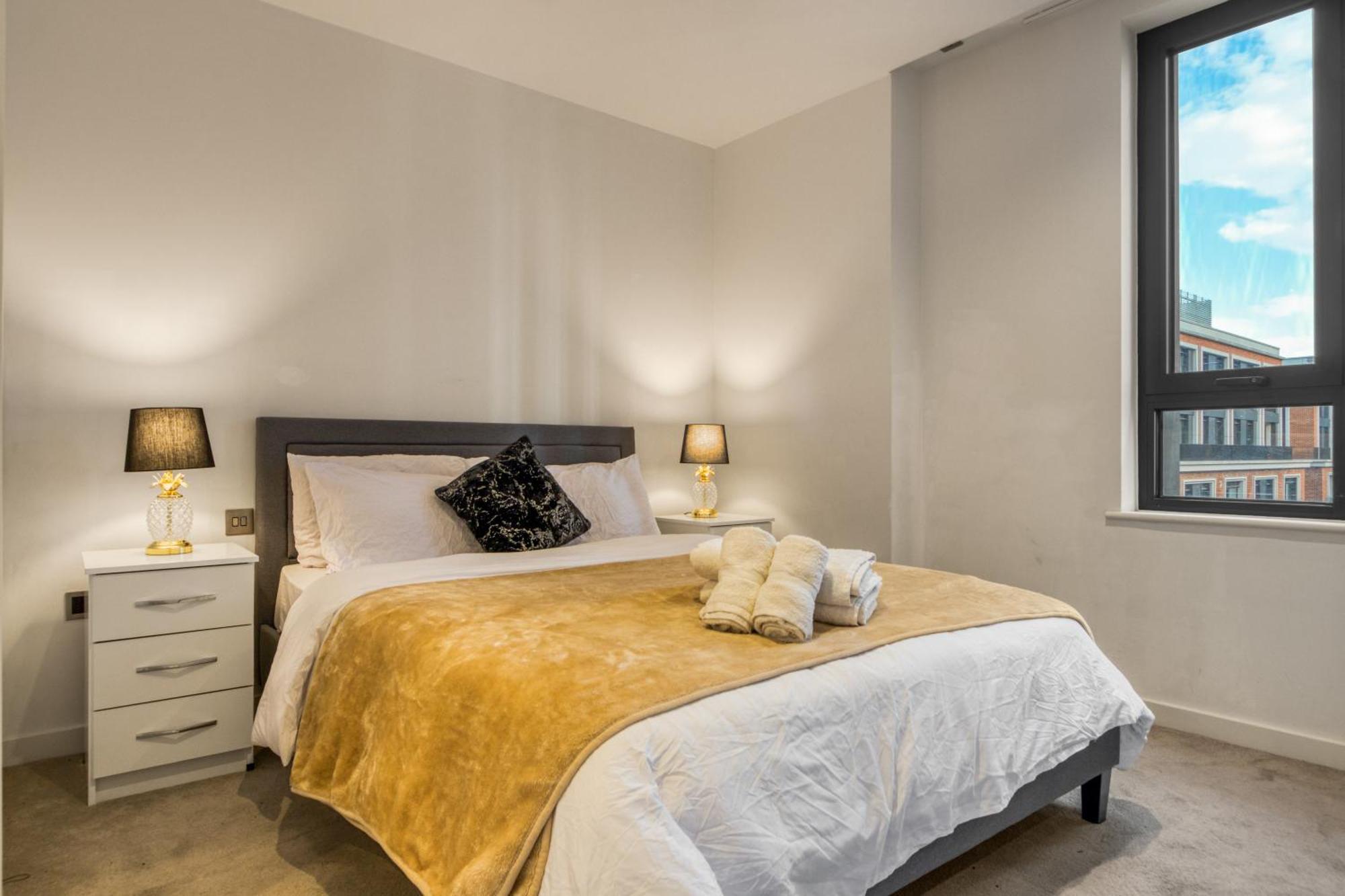 Hyde Park Luxury 2br 2ba Balcony * London