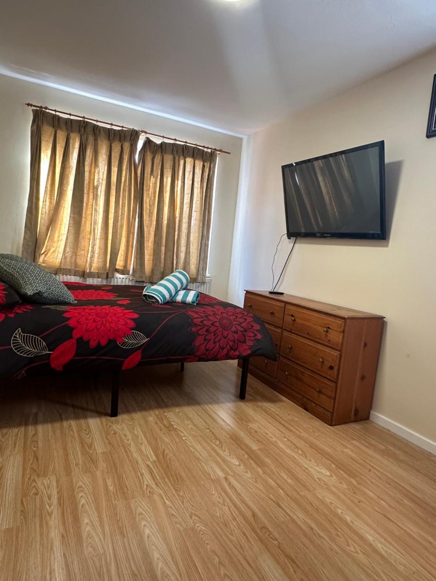 Homestay Spacious Double Near Excel *