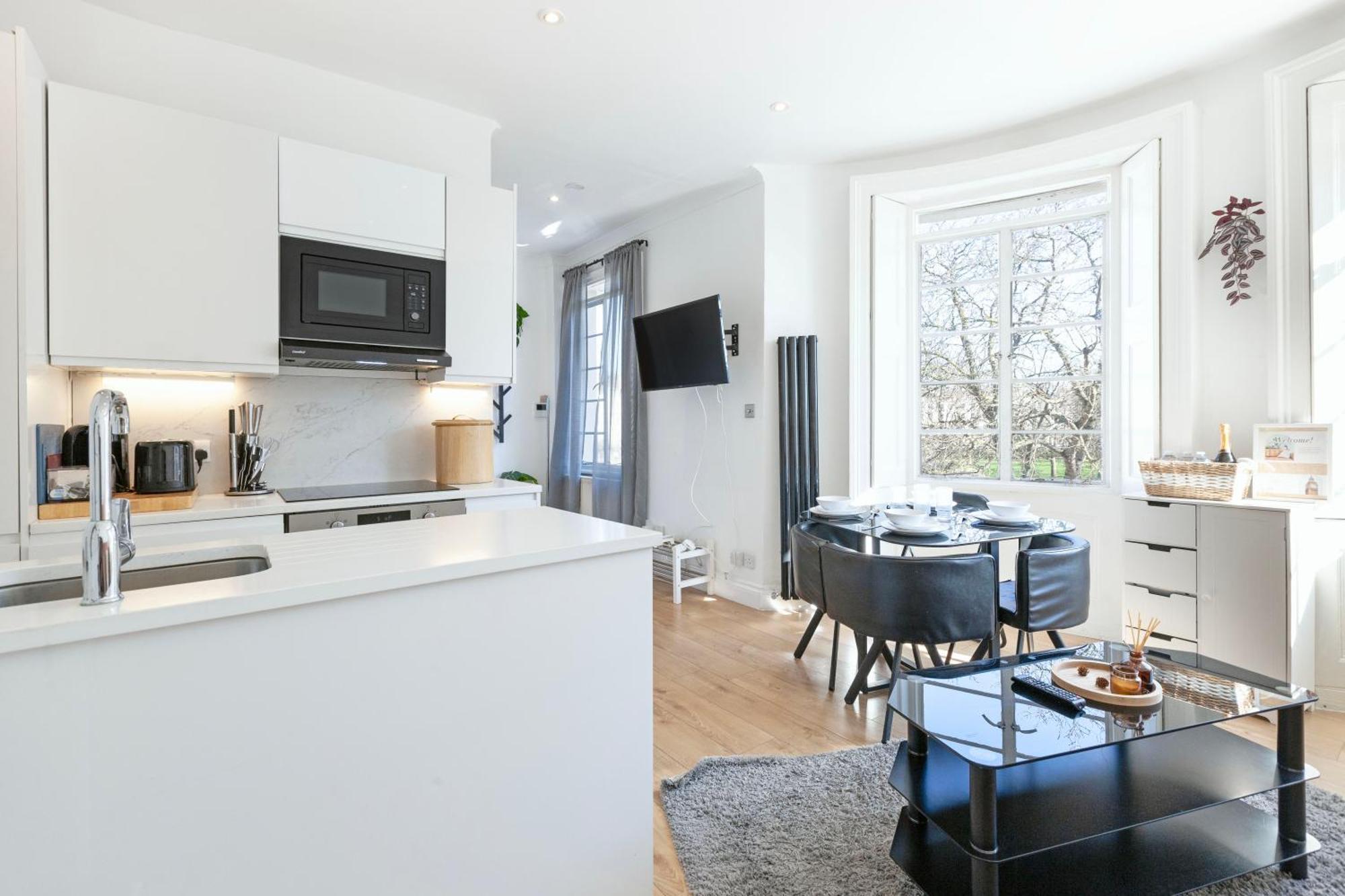 Luxury 2 Bedroom Flat In Royal Crescent Lägenhet *