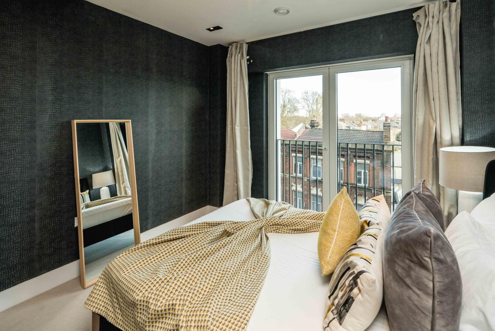 Spectacular Brand New 2 Bedrooms And 2 Bathroom Leilighet London