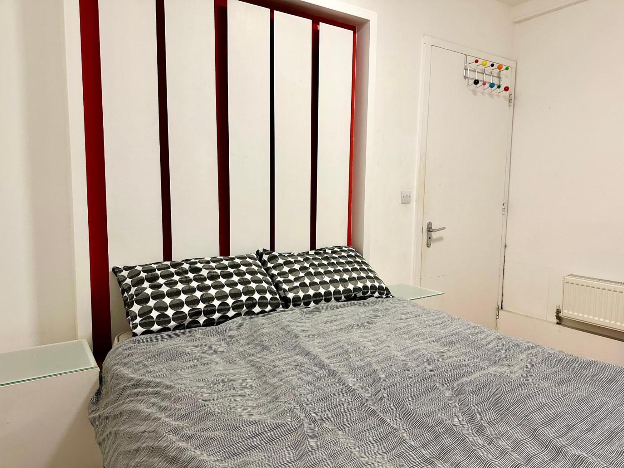 Bright Large Double Bedroom Flat Appartement *