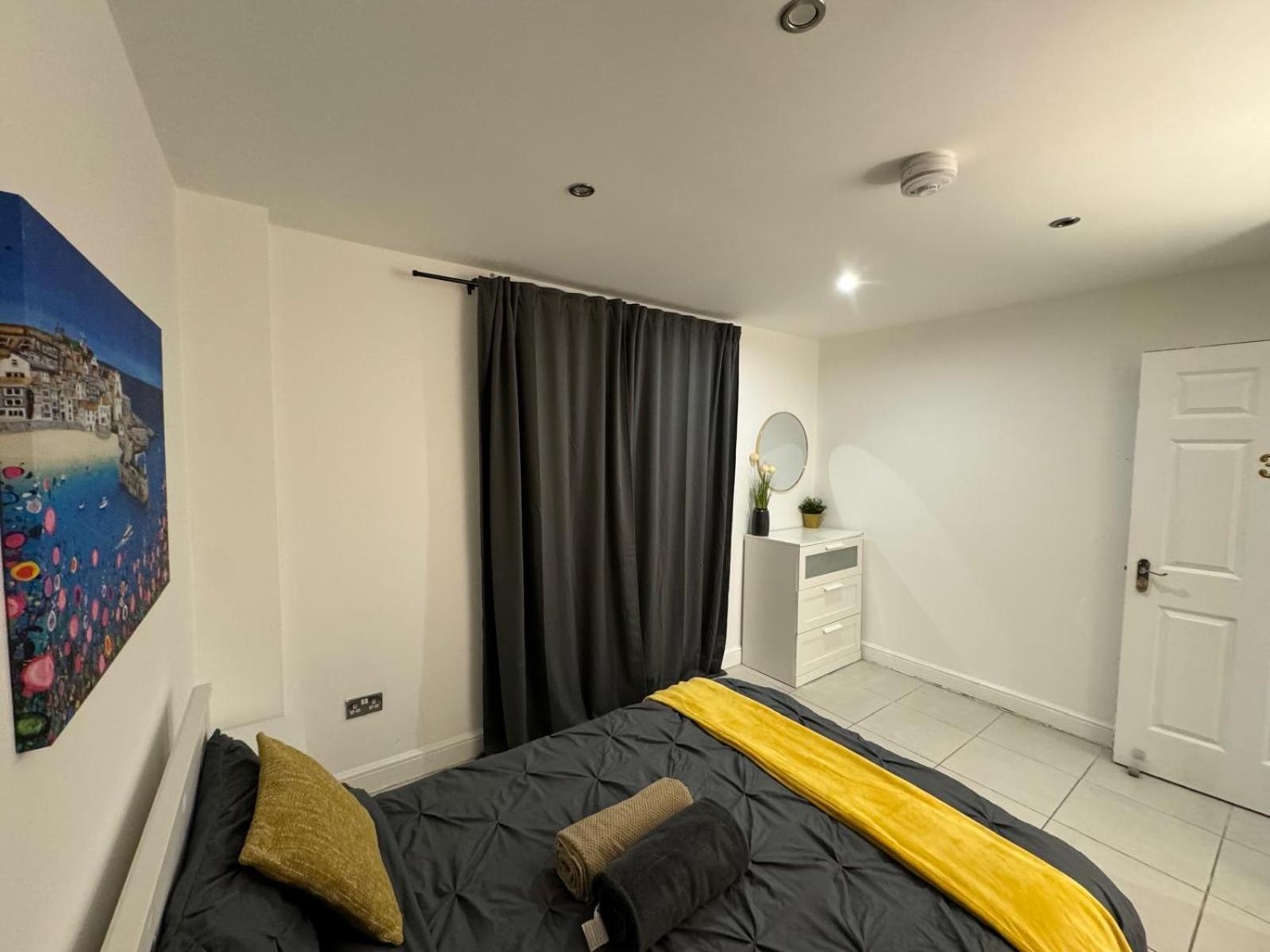 Spacious 2 Bedroom Flat In Tower Bridge! E1 Leilighet London