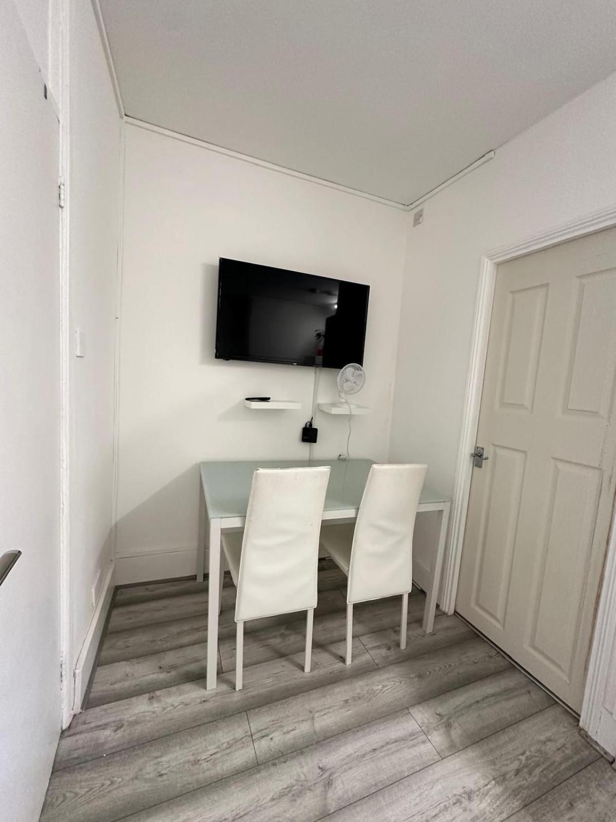 Ground Floor One Bedroom Flat Miles Apartment London