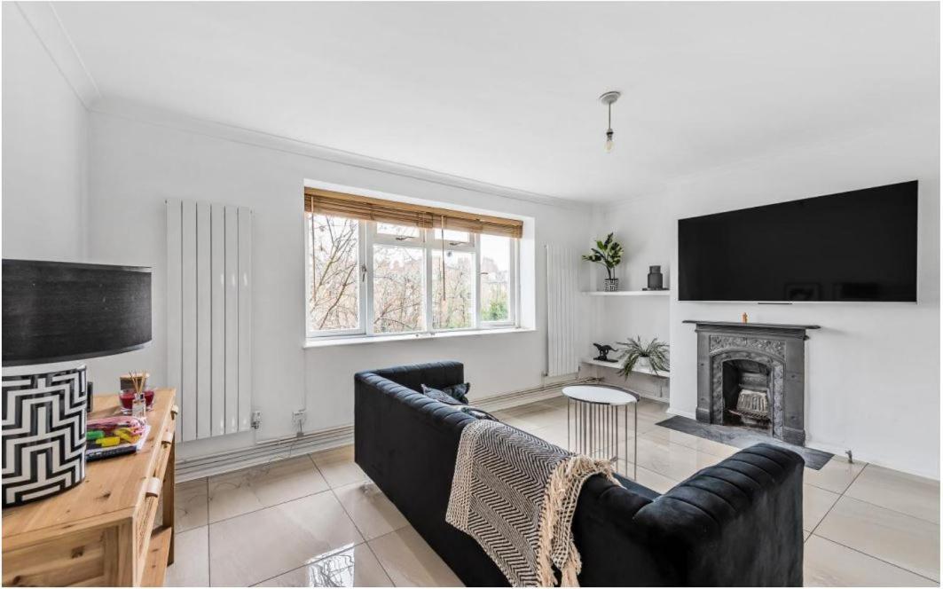 Spacious 2 Bed Flat In Swiss In Hampstead Lejlighed London
